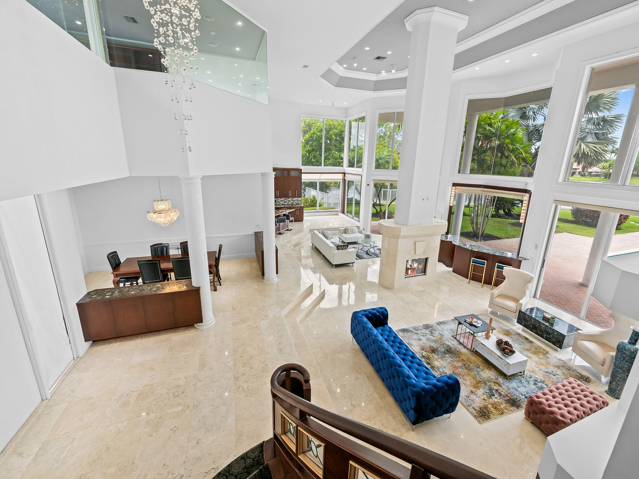 3360 Bridle Path Ln
