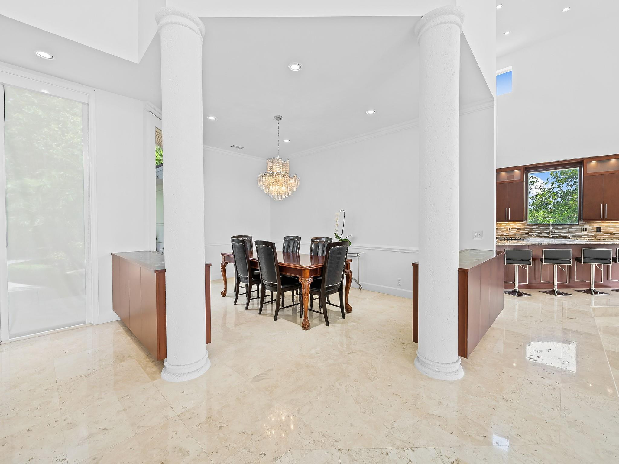 3360 Bridle Path Ln