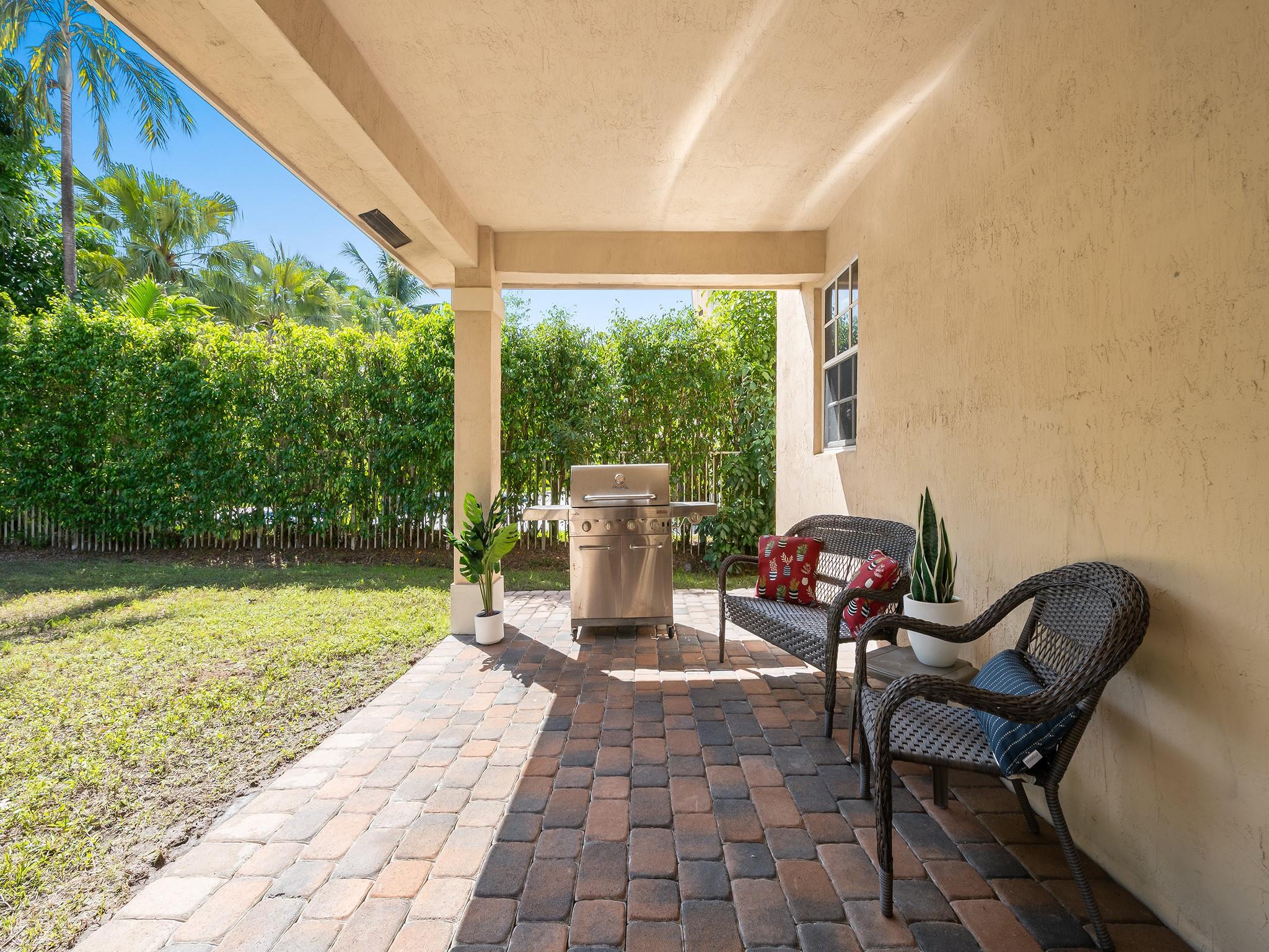 2459 Greenbrier Ct