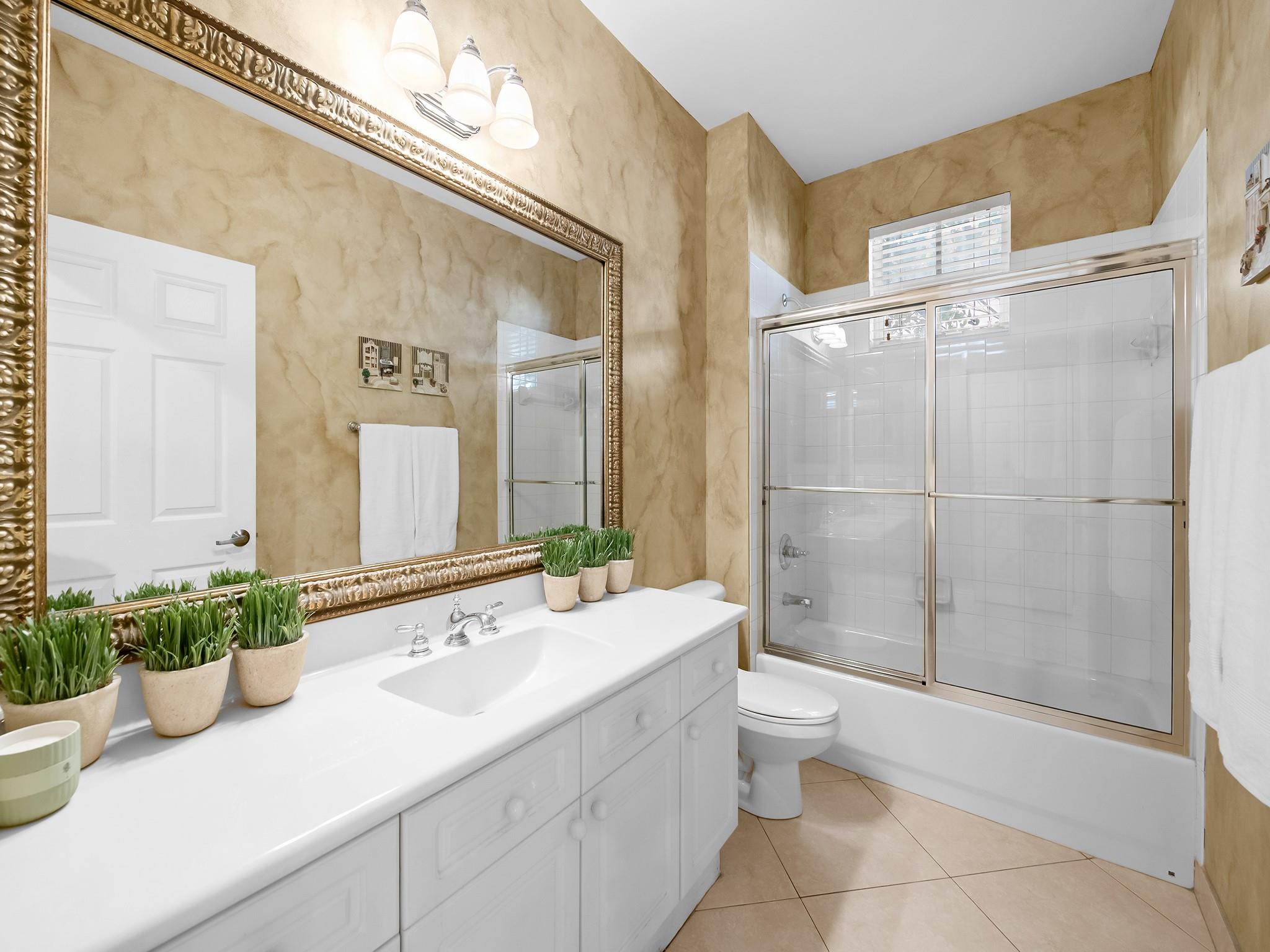 2459 Greenbrier Ct