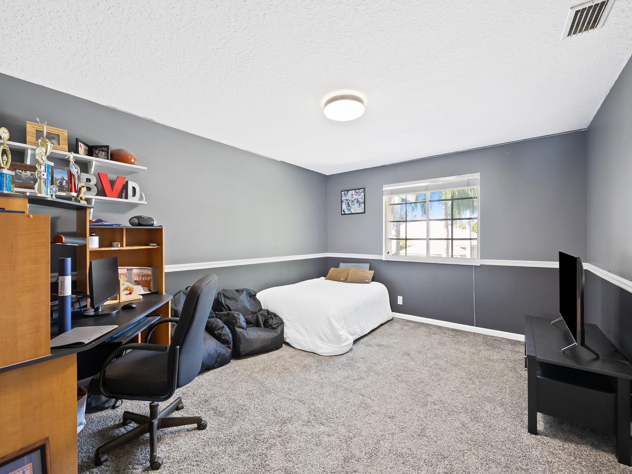 2459 Greenbrier Ct
