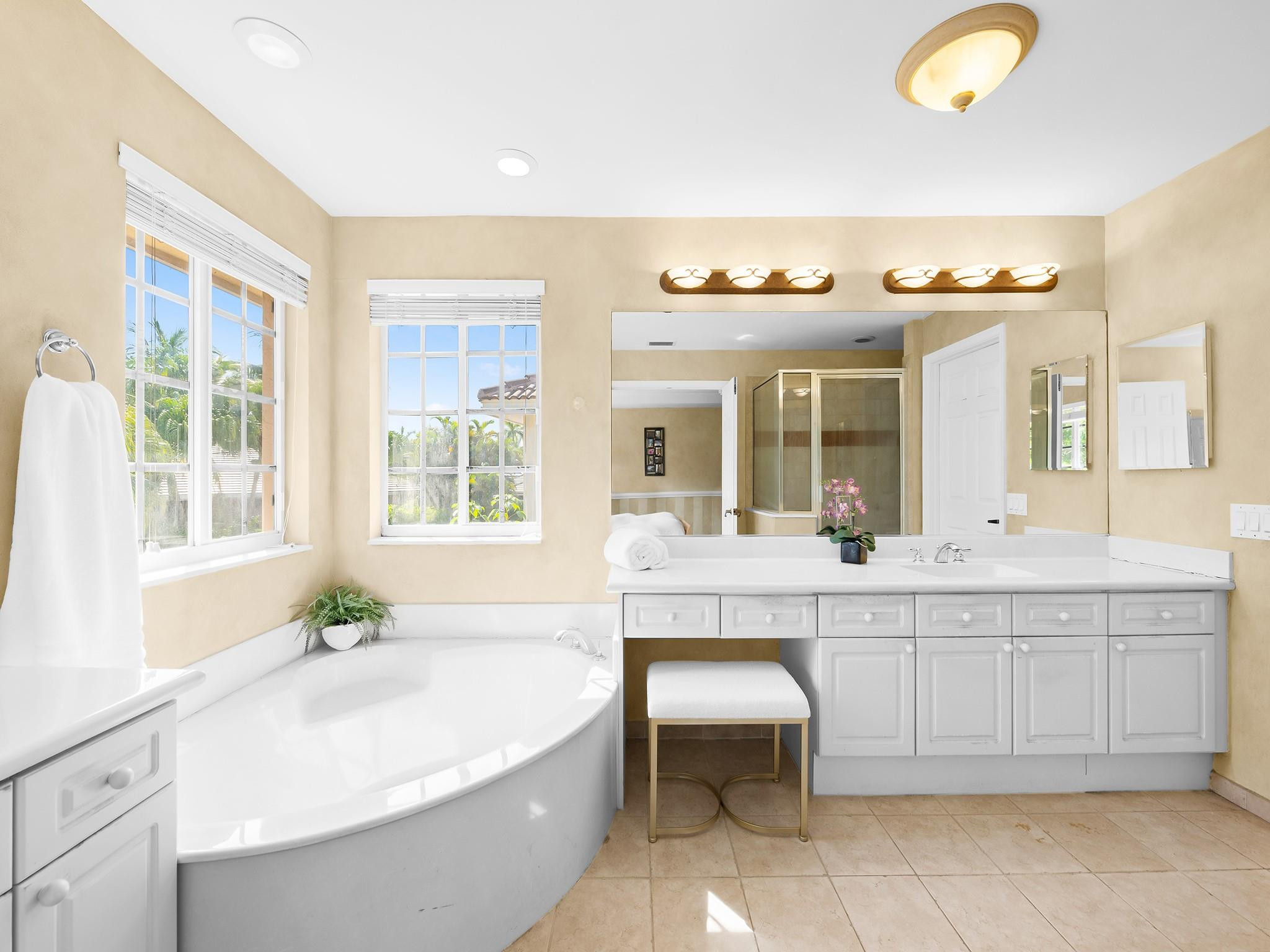 2459 Greenbrier Ct