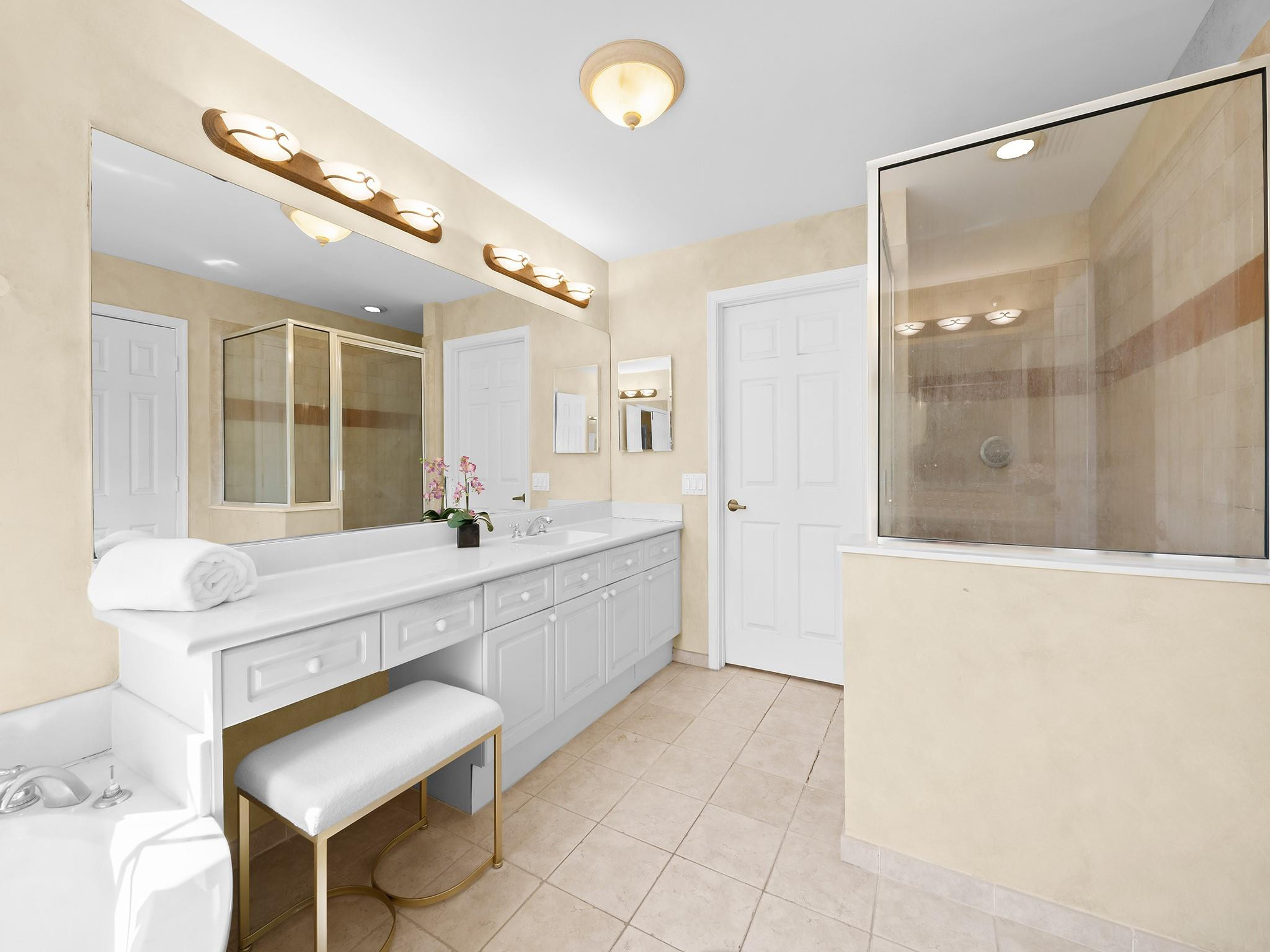 2459 Greenbrier Ct