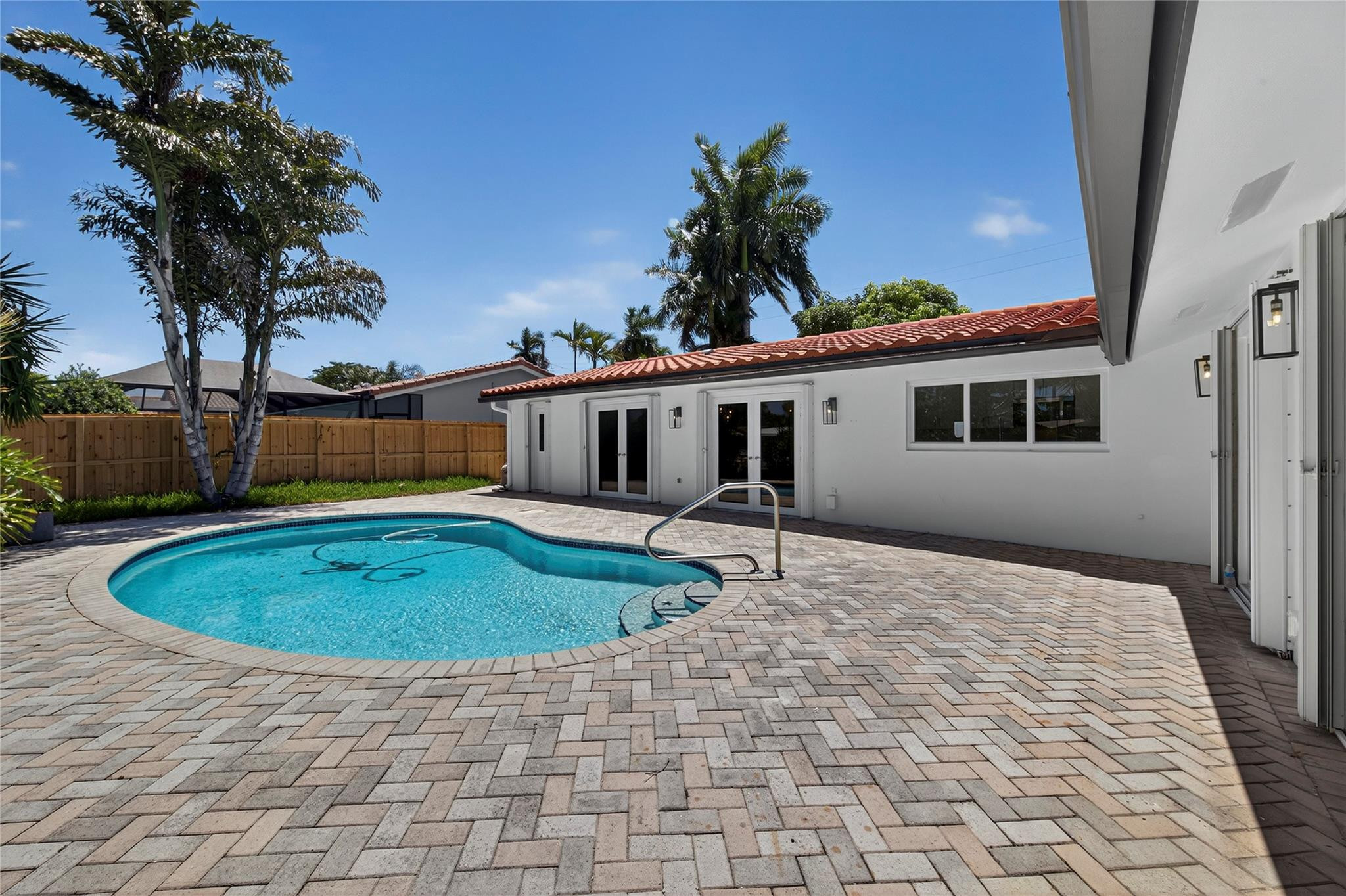 1461 NE 57th Ct