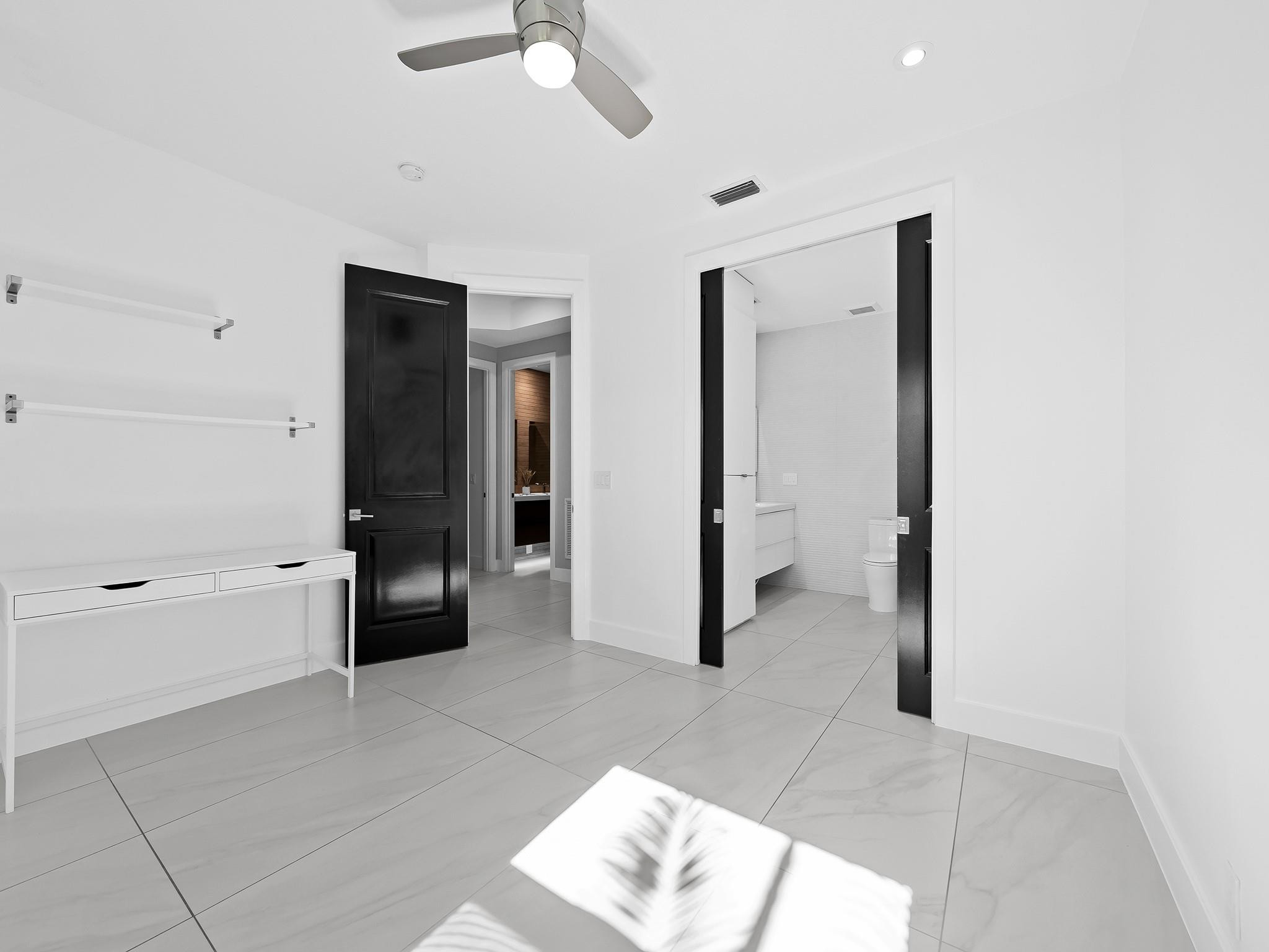 2583 Mayfair Ln