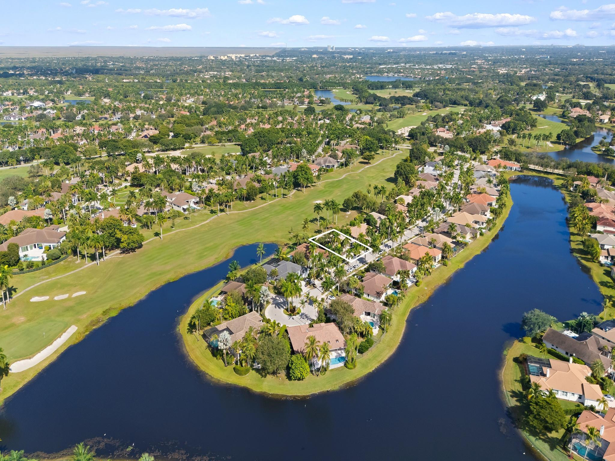 2583 Mayfair Ln