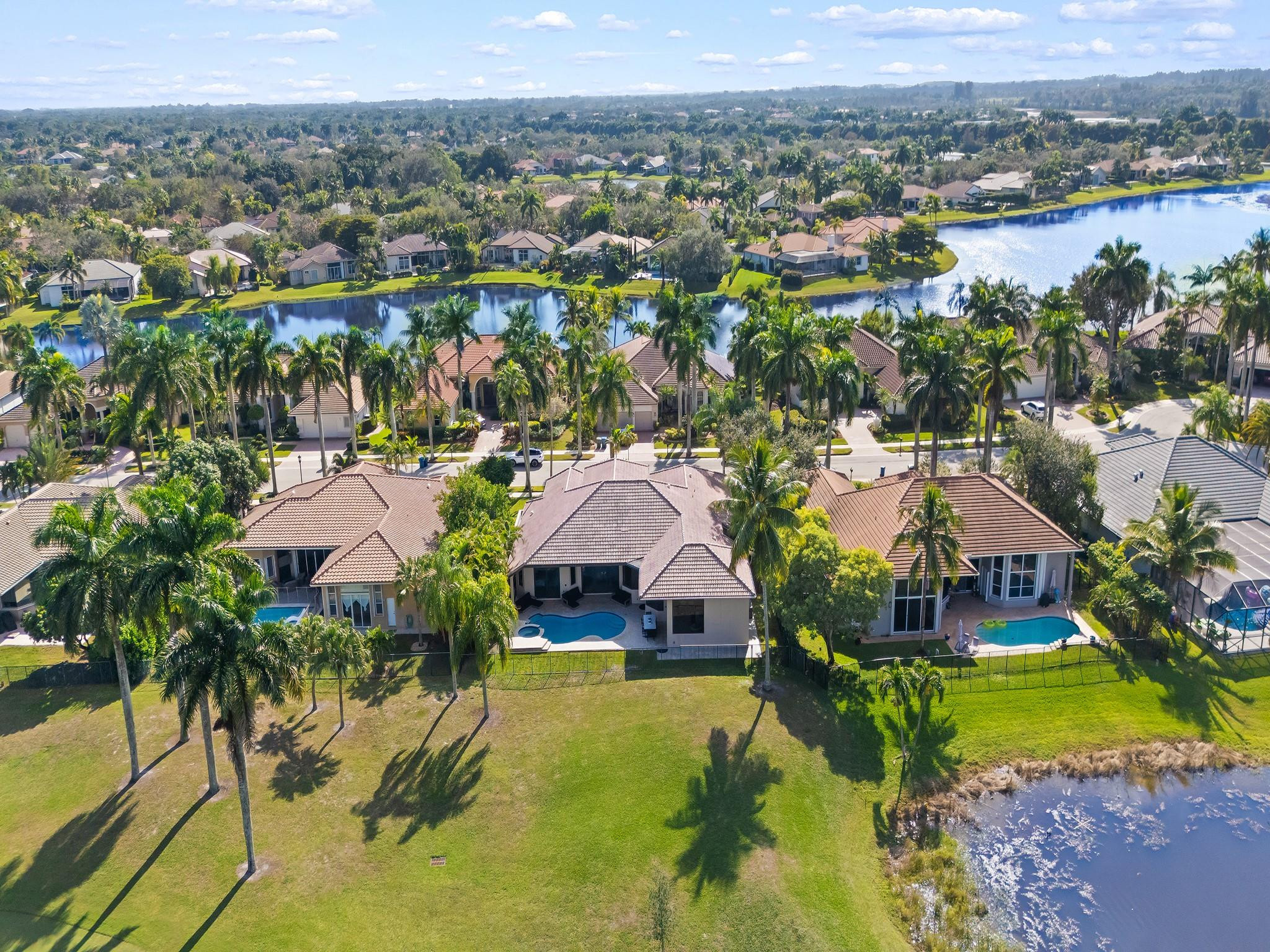 2583 Mayfair Ln