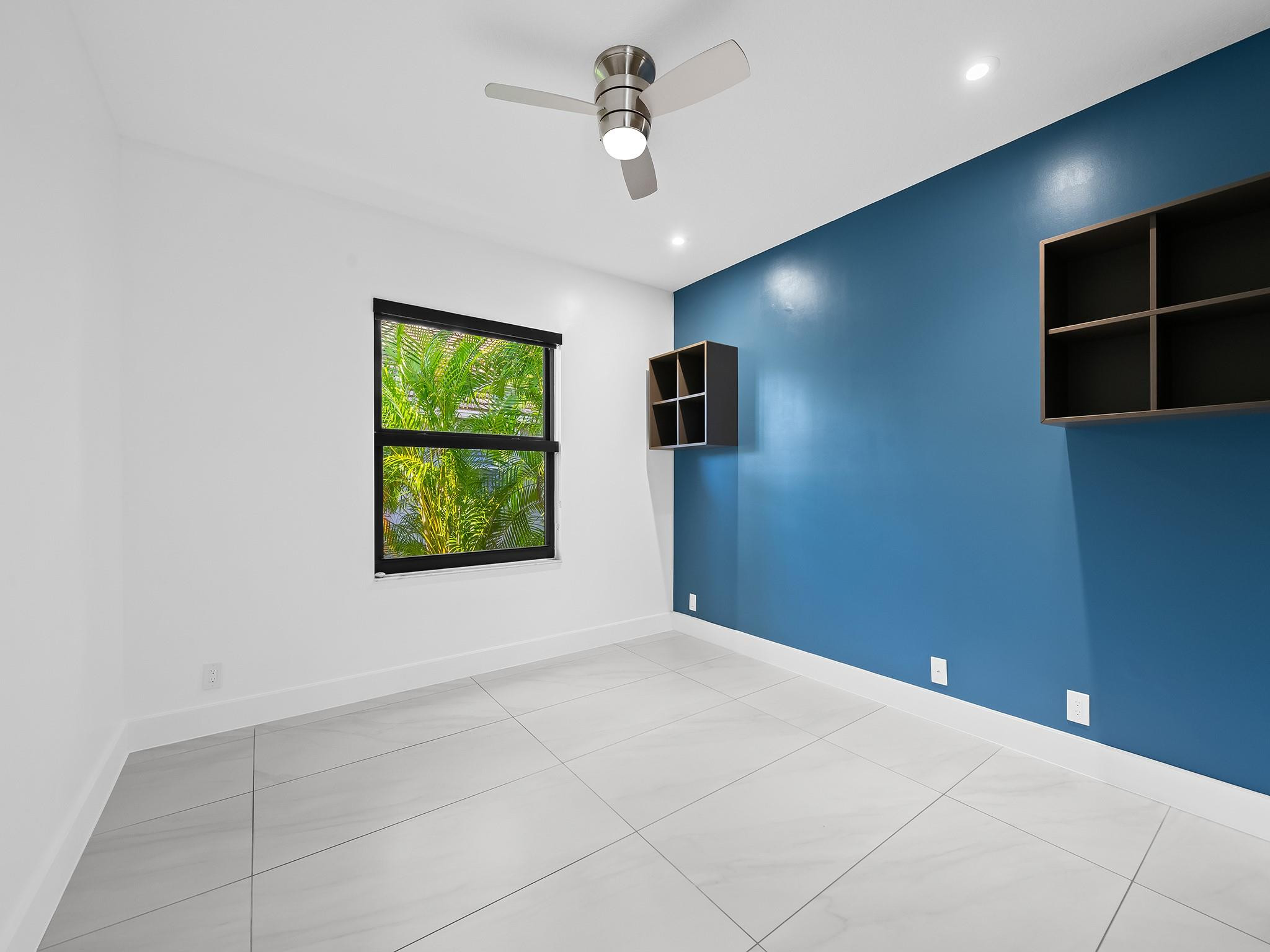 2583 Mayfair Ln