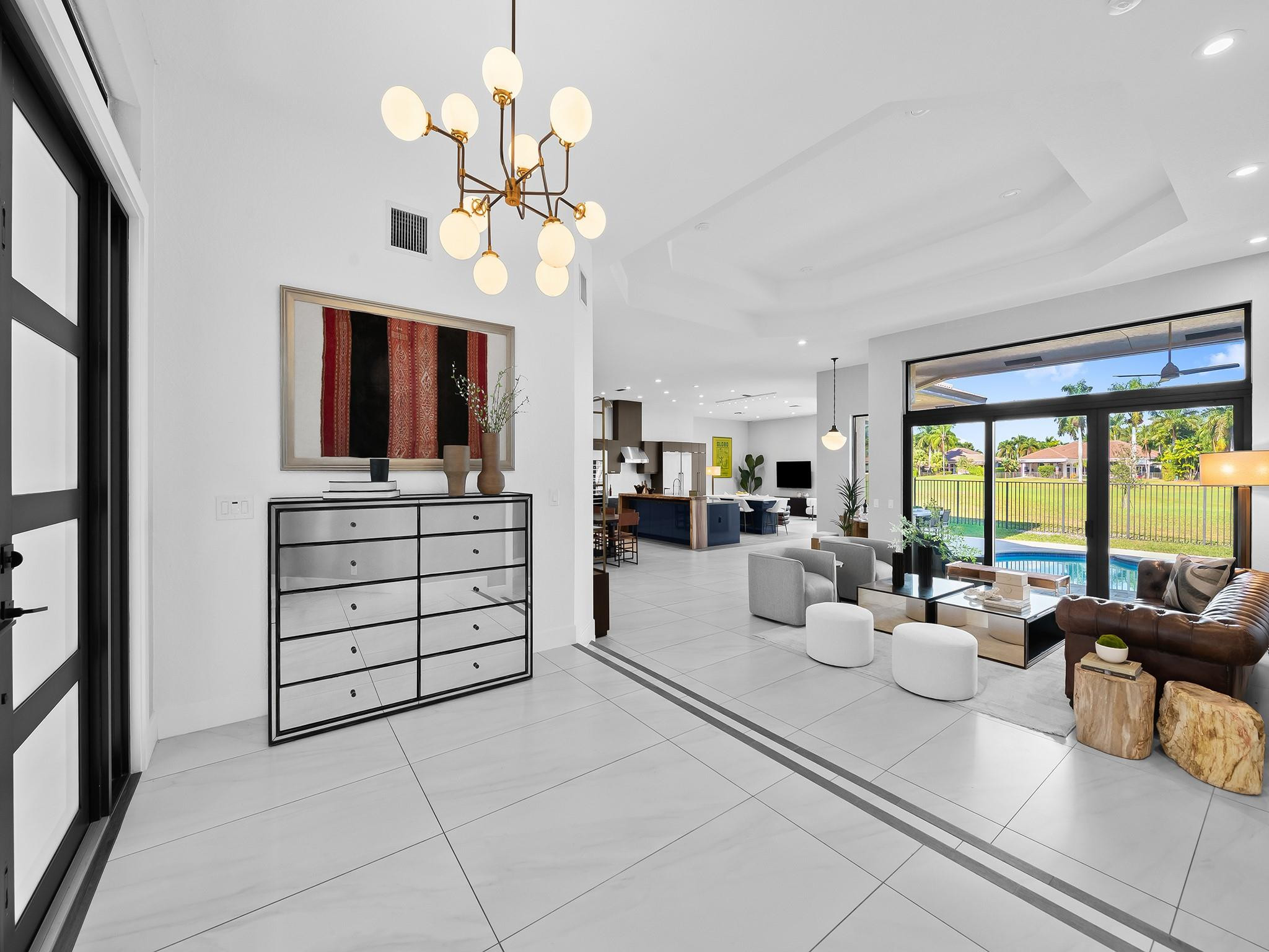 2583 Mayfair Ln