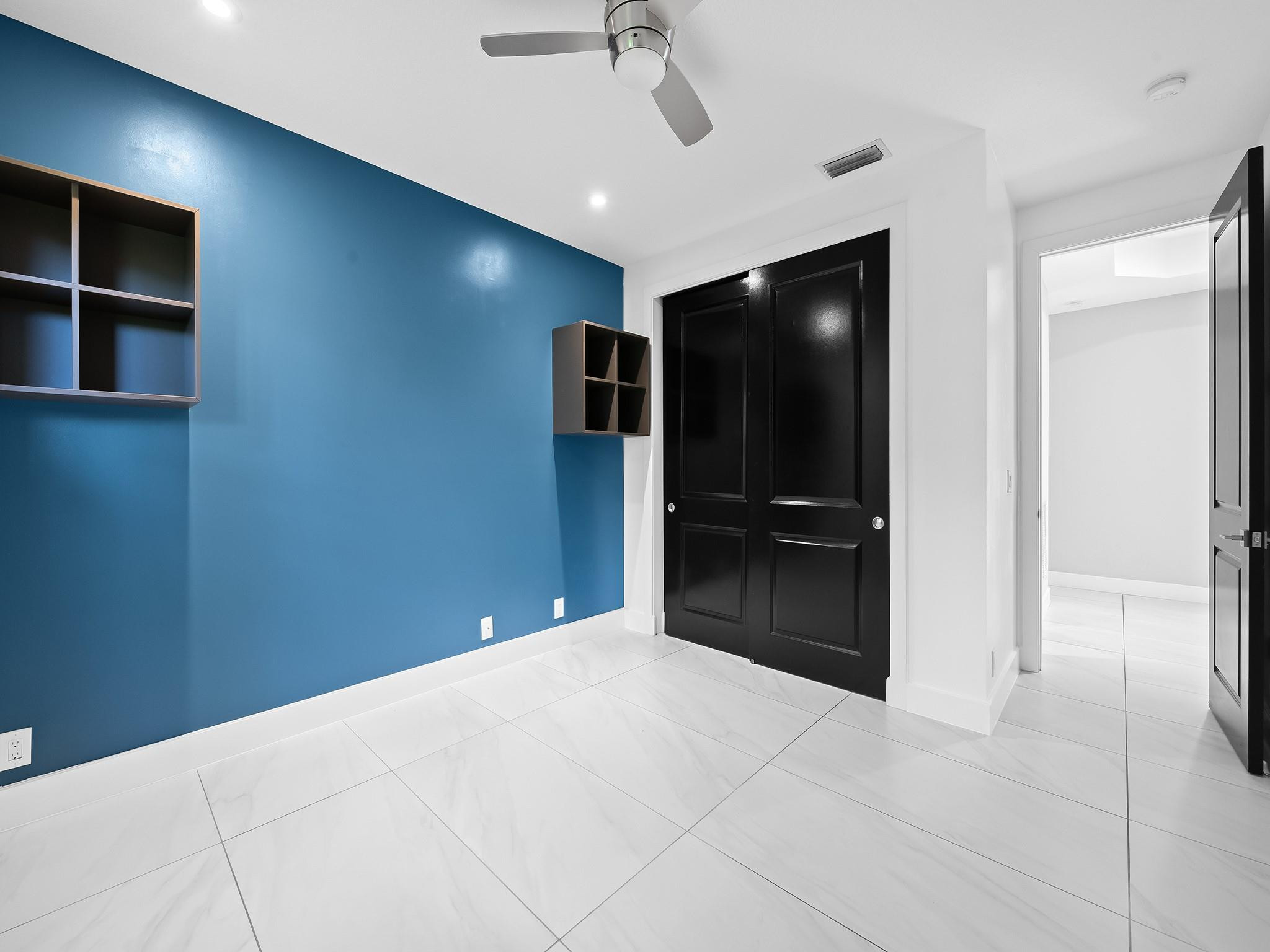 2583 Mayfair Ln