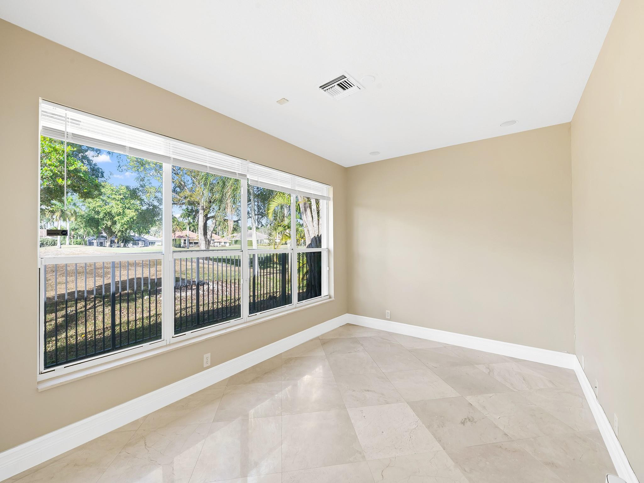 2579 Mayfair Lane