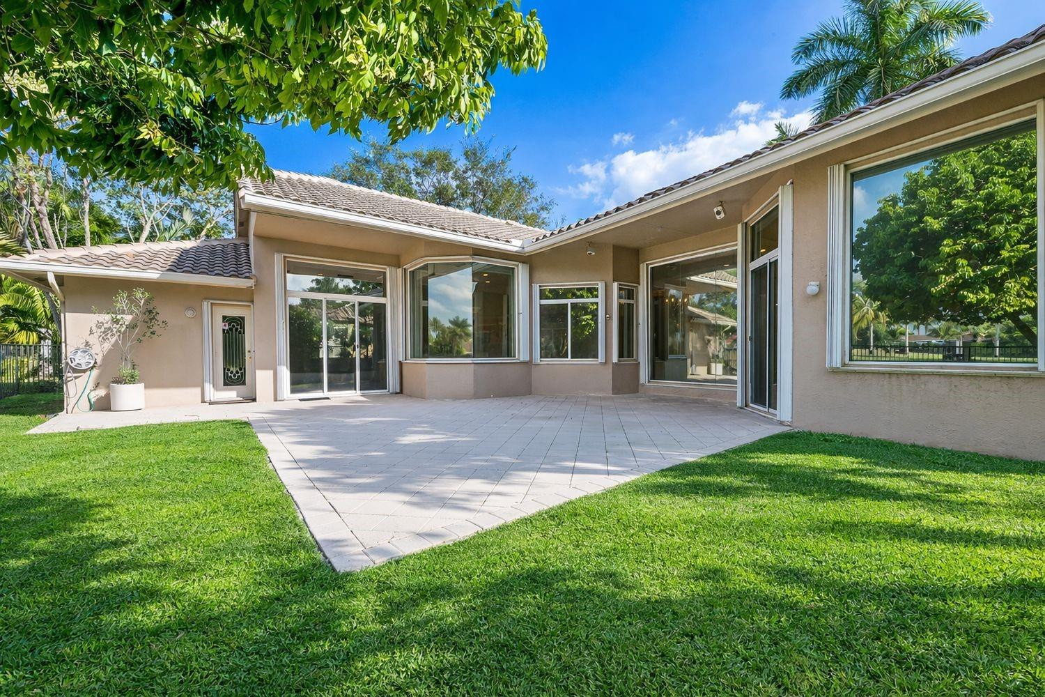 2579 Mayfair Lane
