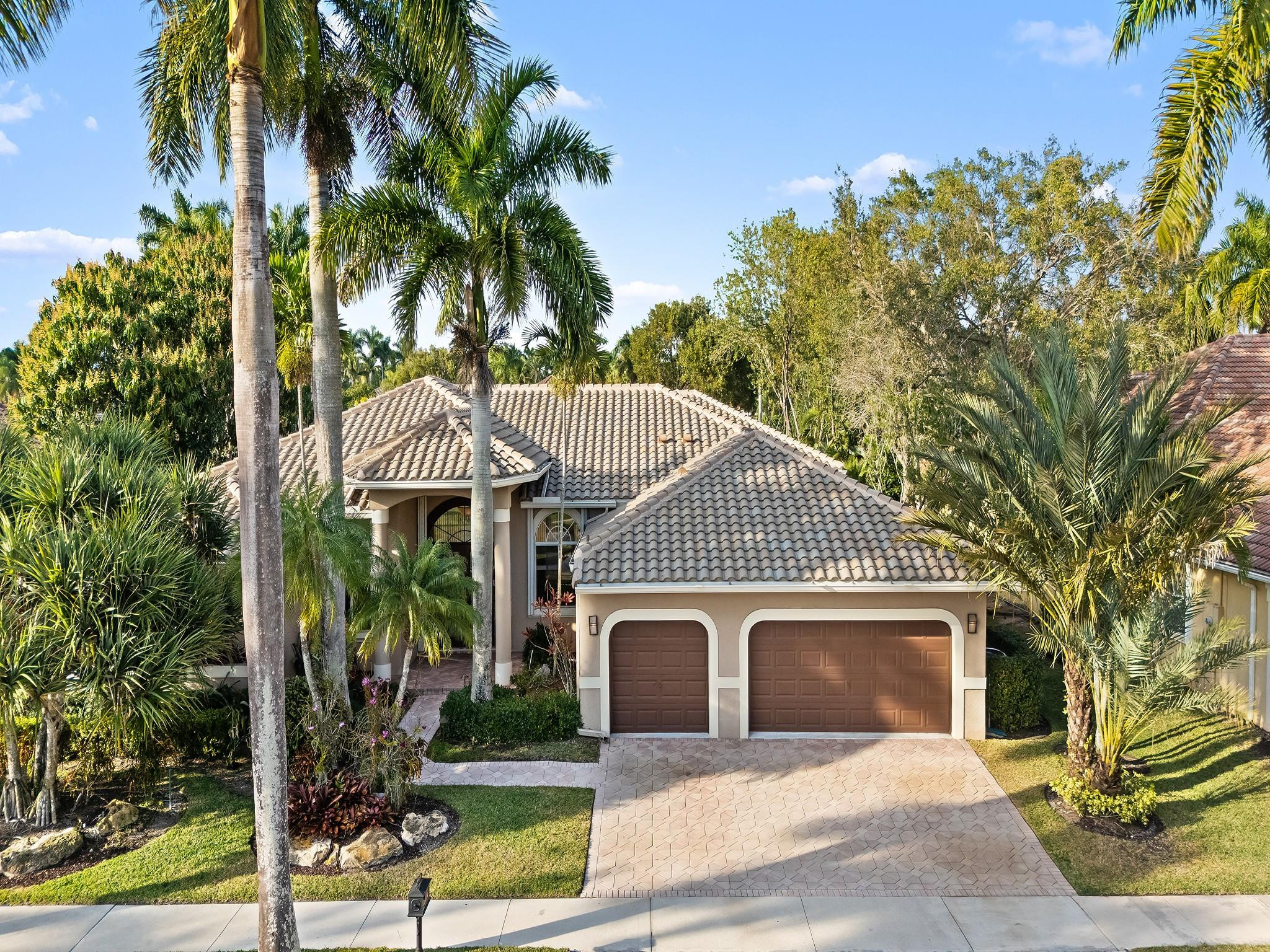 2579 Mayfair Lane