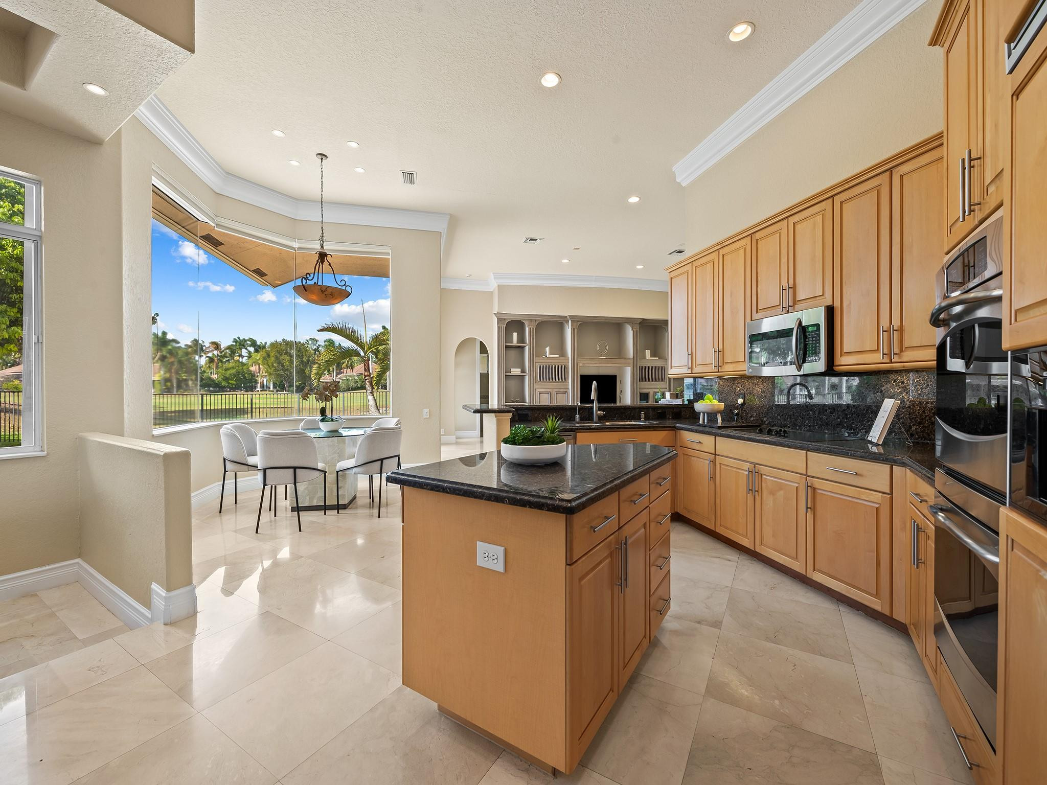 2579 Mayfair Lane