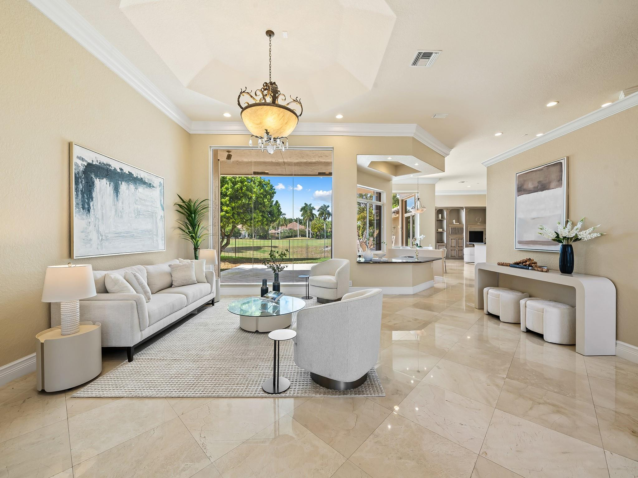 2579 Mayfair Lane