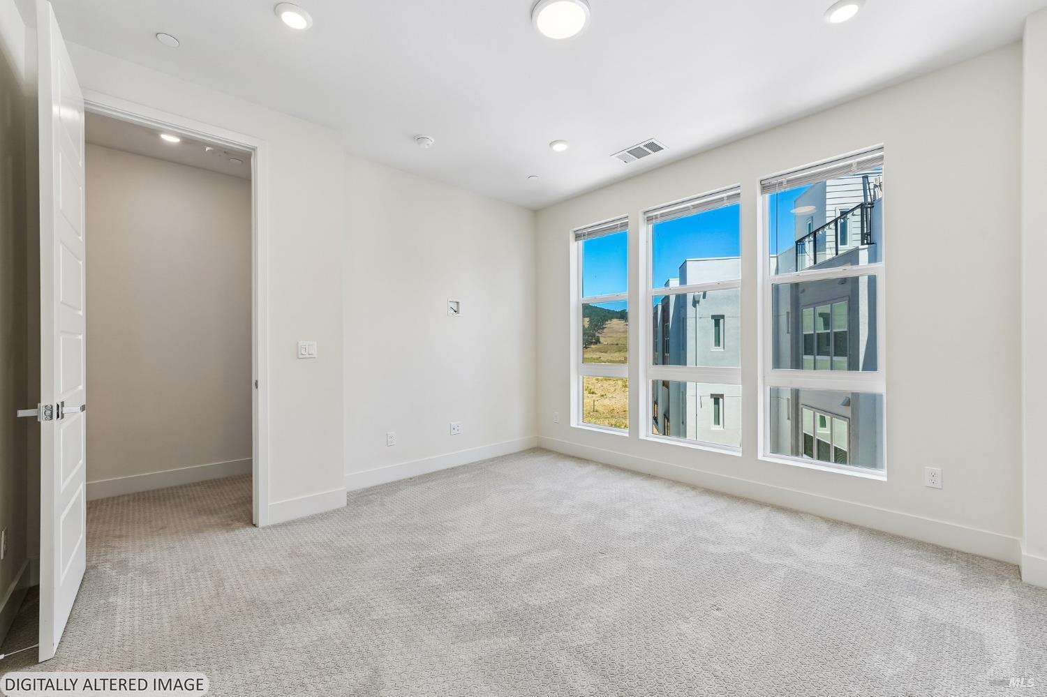 553 Valley Oaks Circle