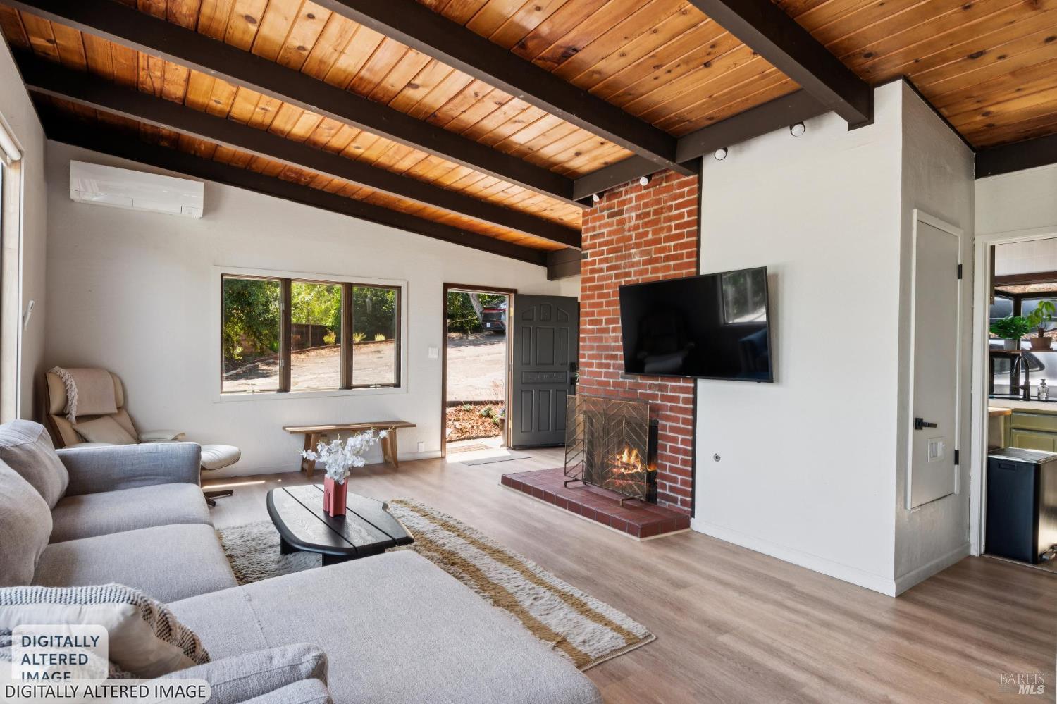 4350 Paradise Drive