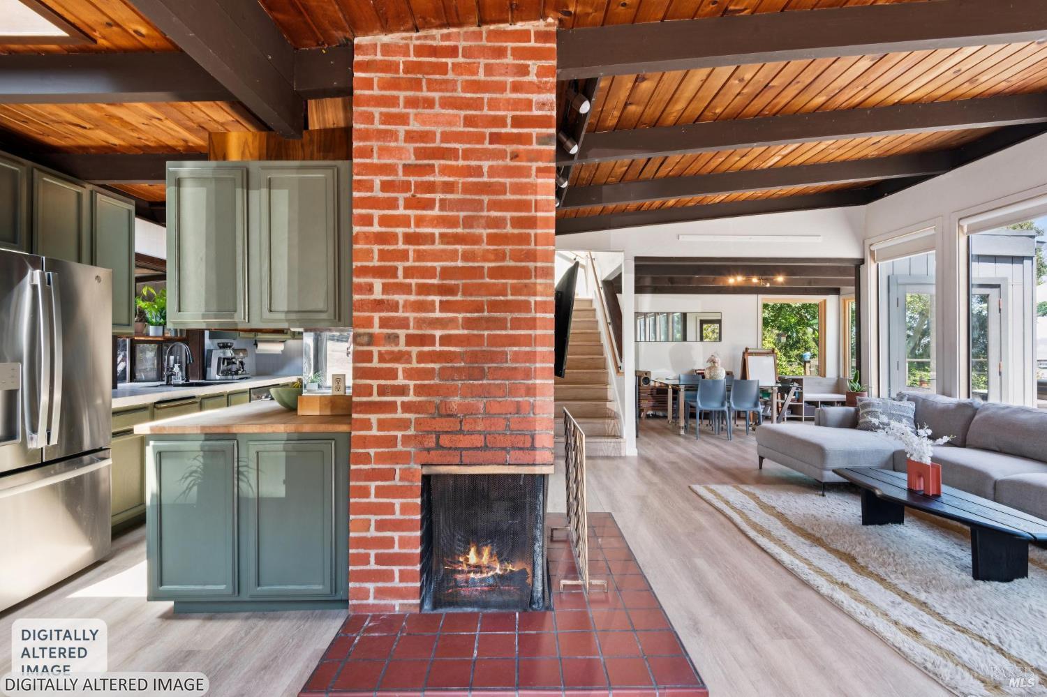 4350 Paradise Drive