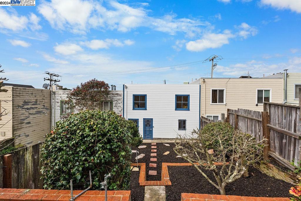 48 Byxbee St