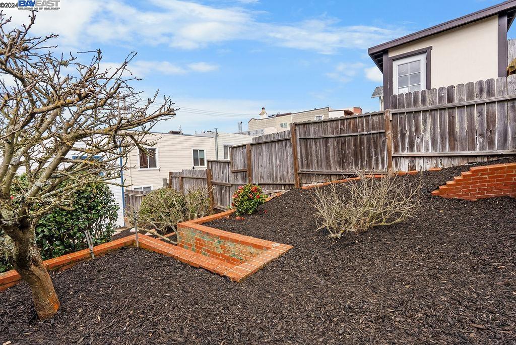 48 Byxbee St
