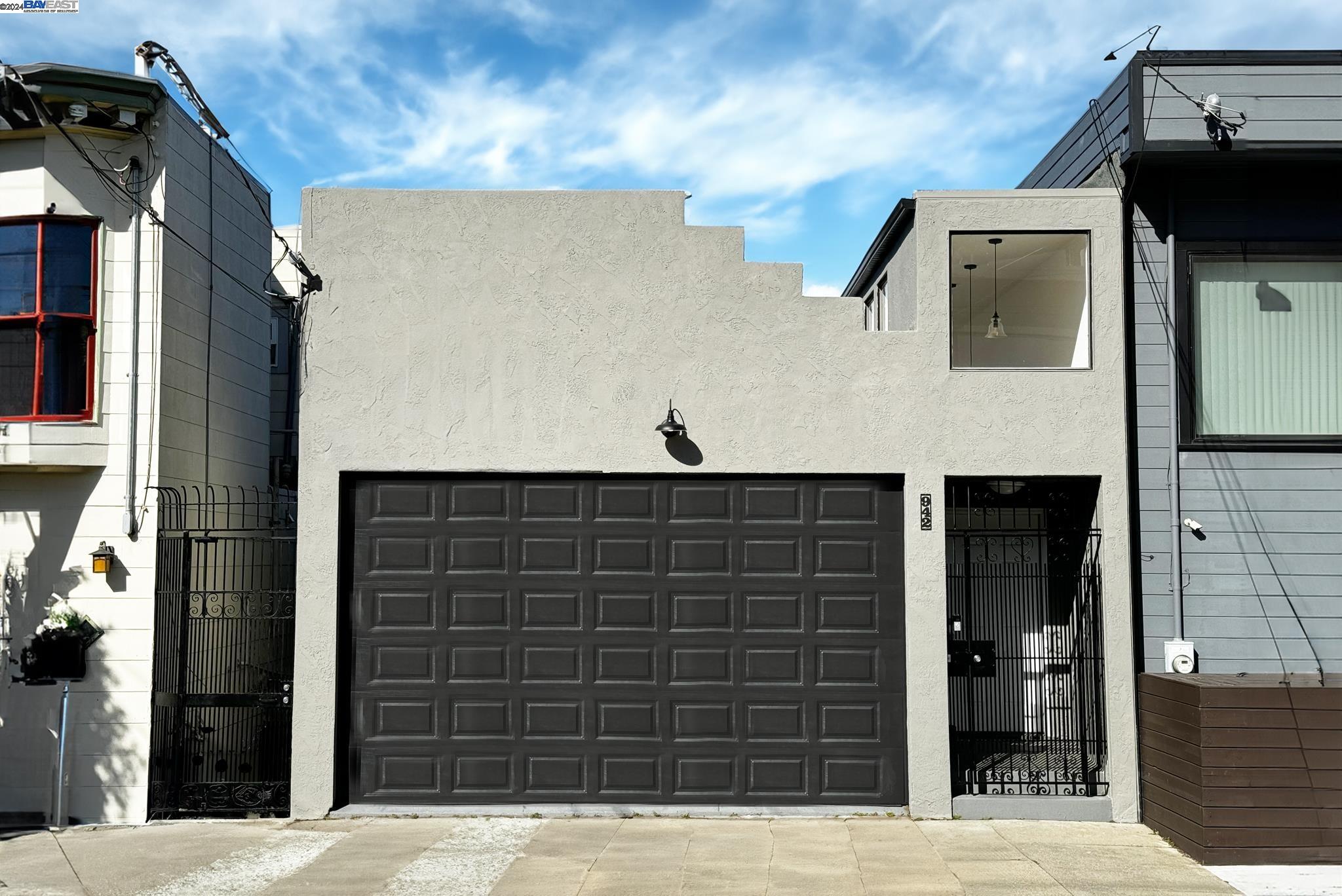 942 Ingerson Ave