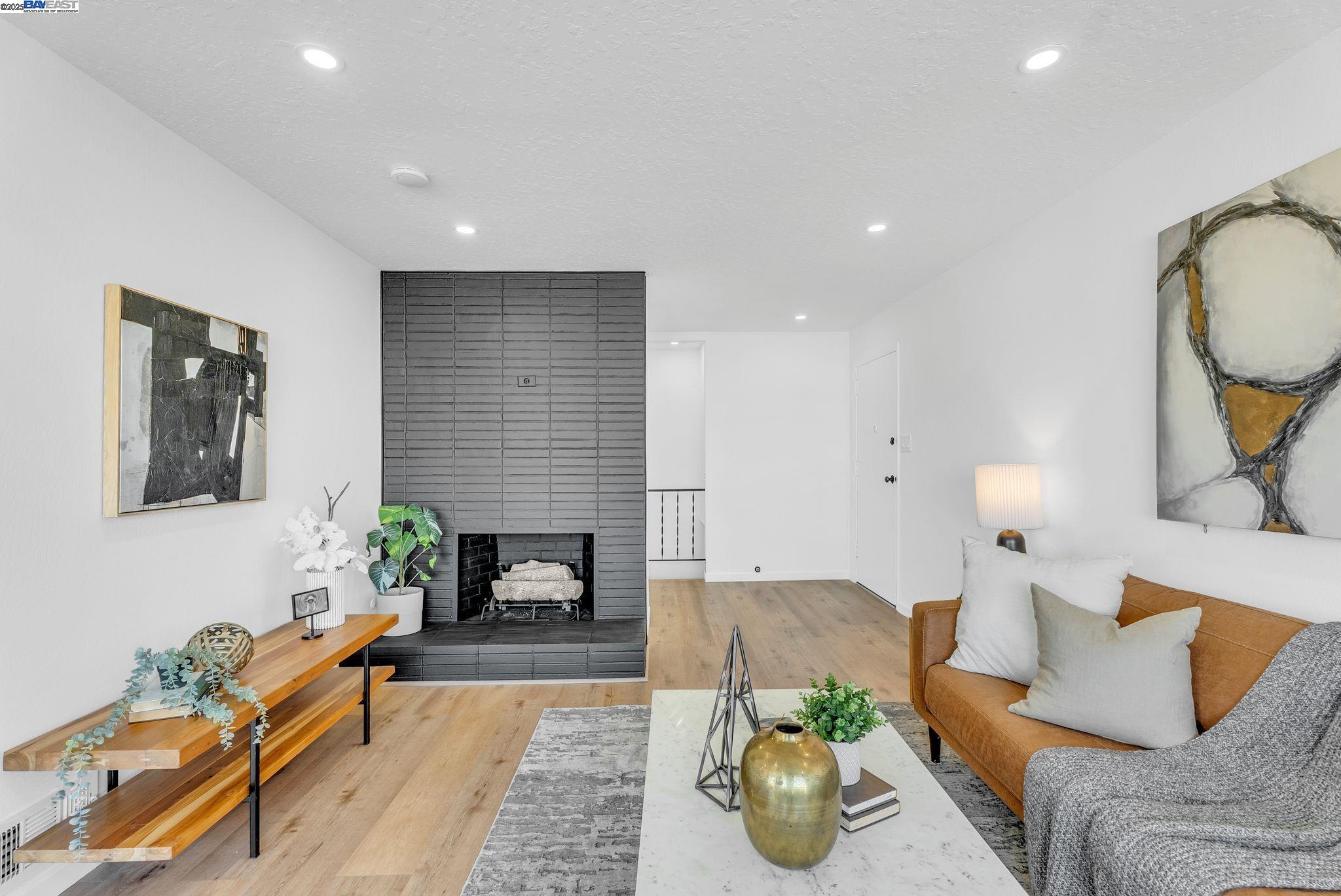 246 Alta Loma Ave