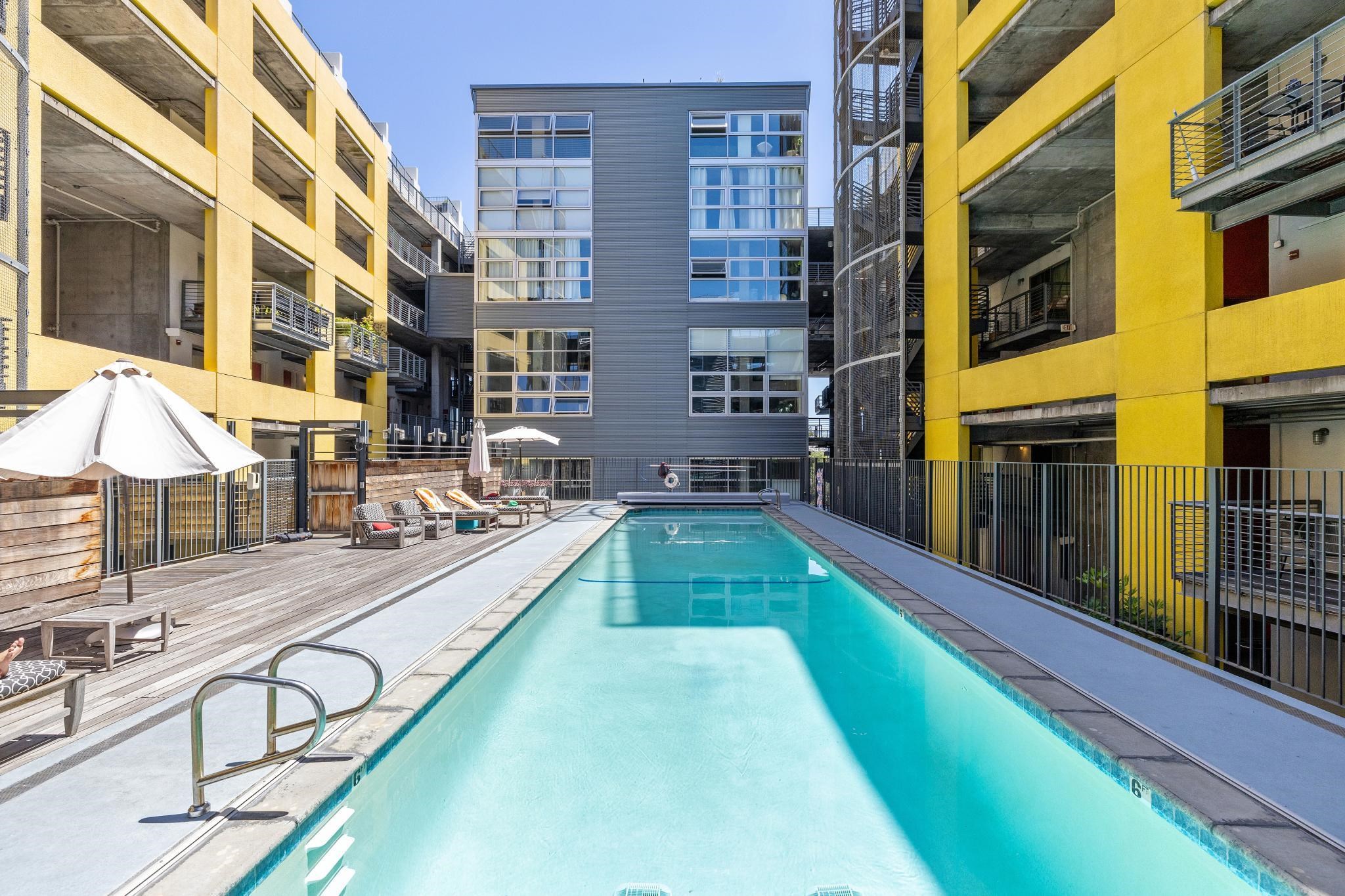 311 Oak St # 720