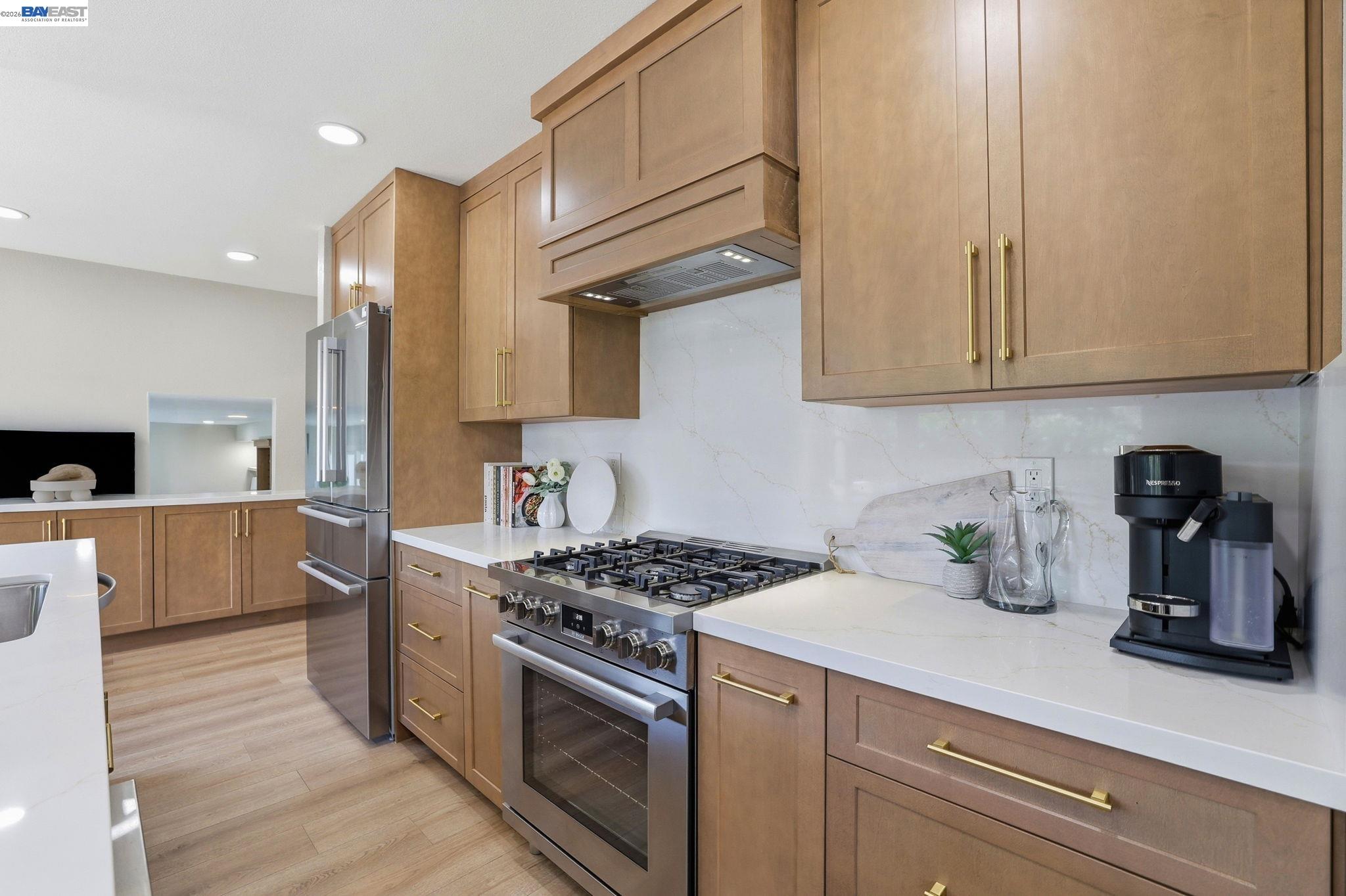 338 Avenida Nogales