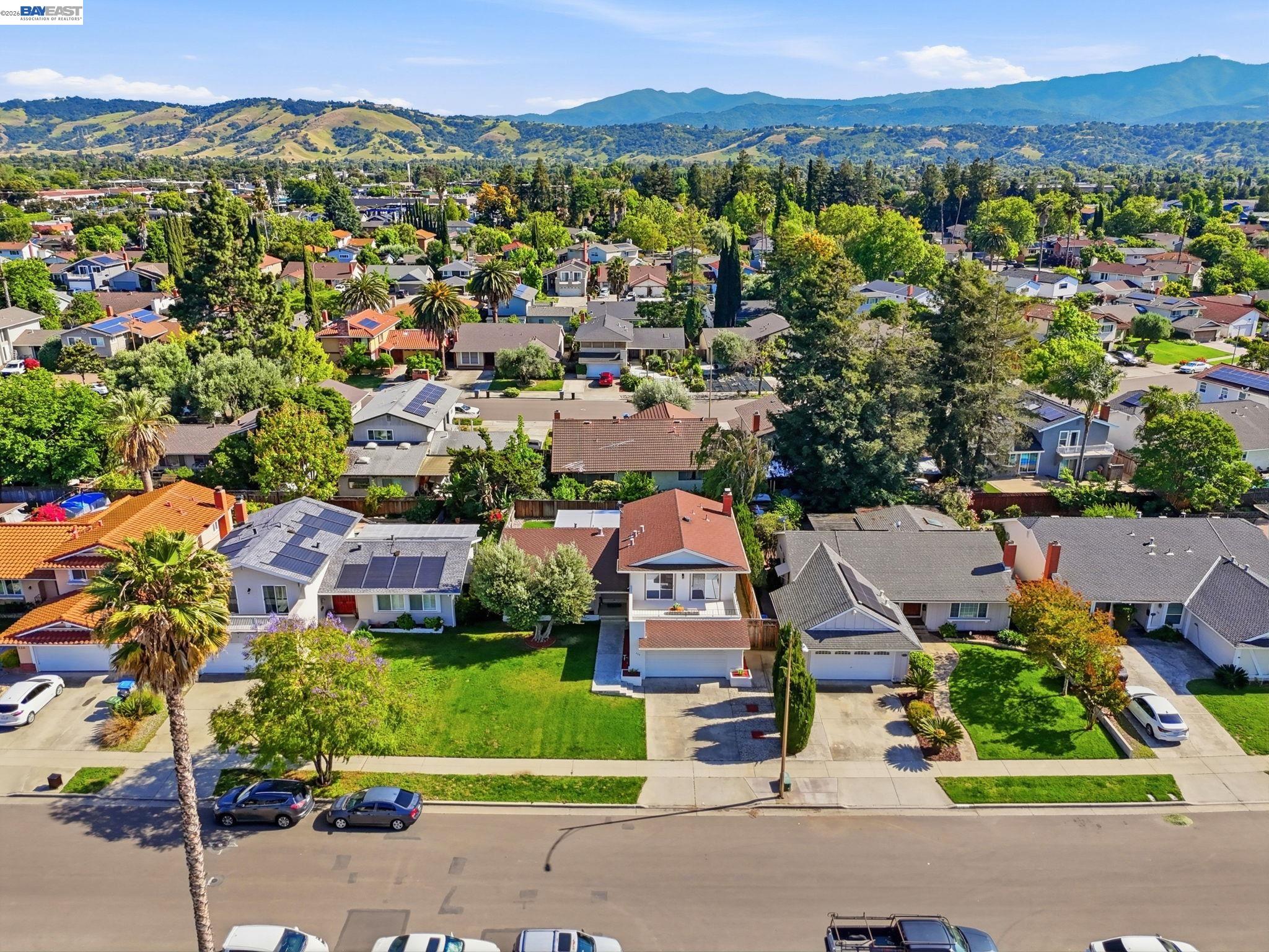 338 Avenida Nogales
