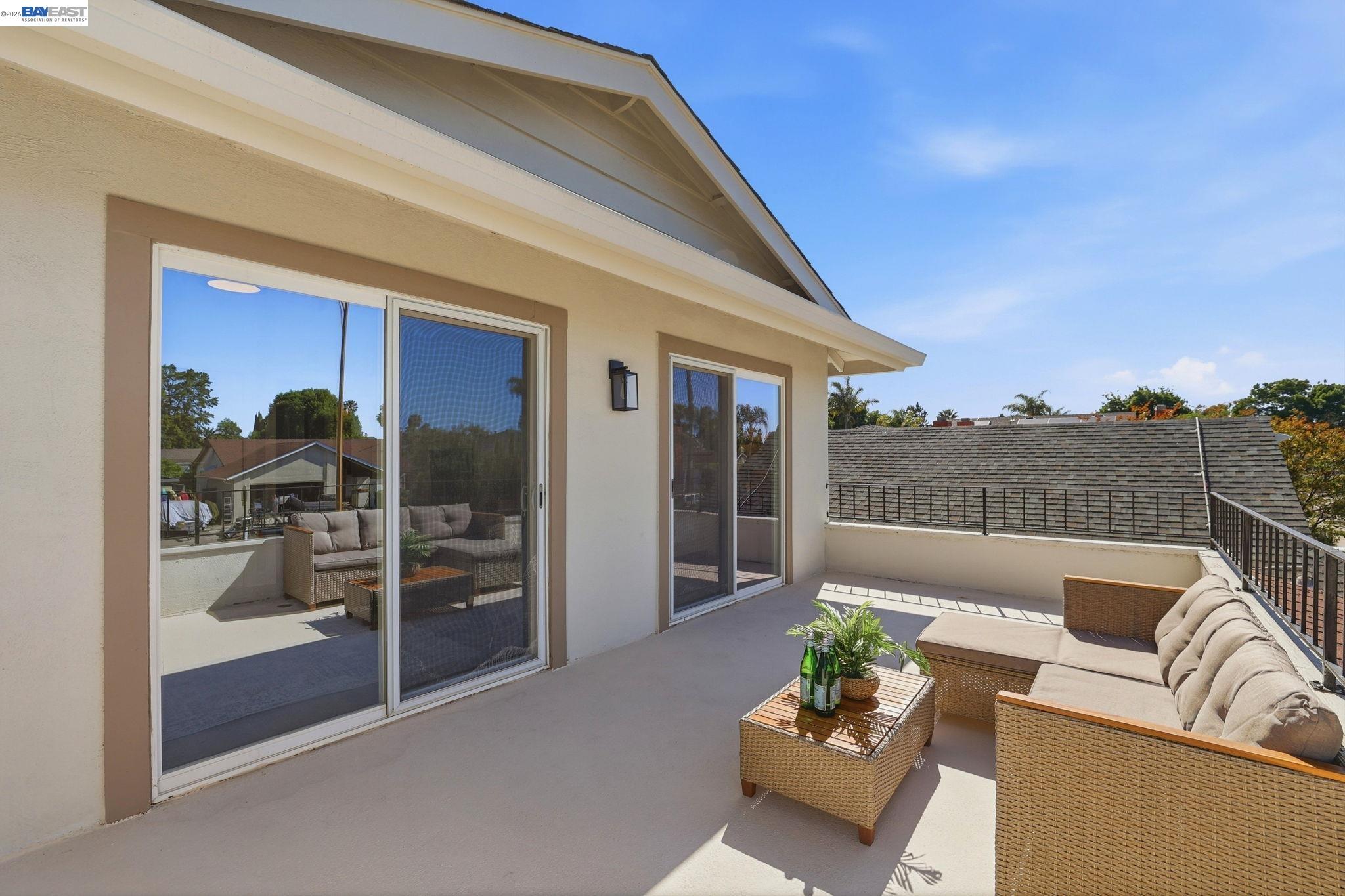 338 Avenida Nogales