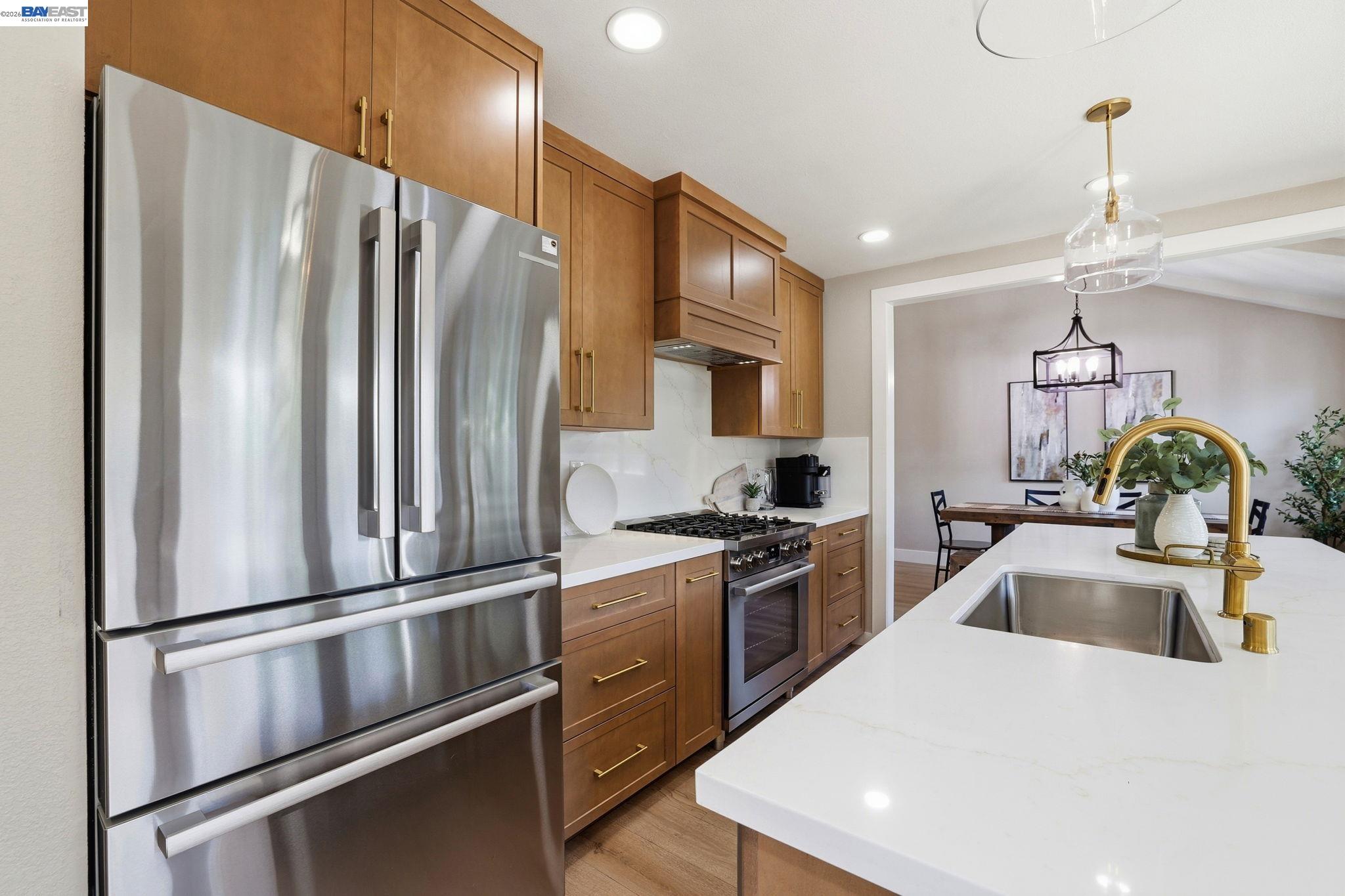 338 Avenida Nogales