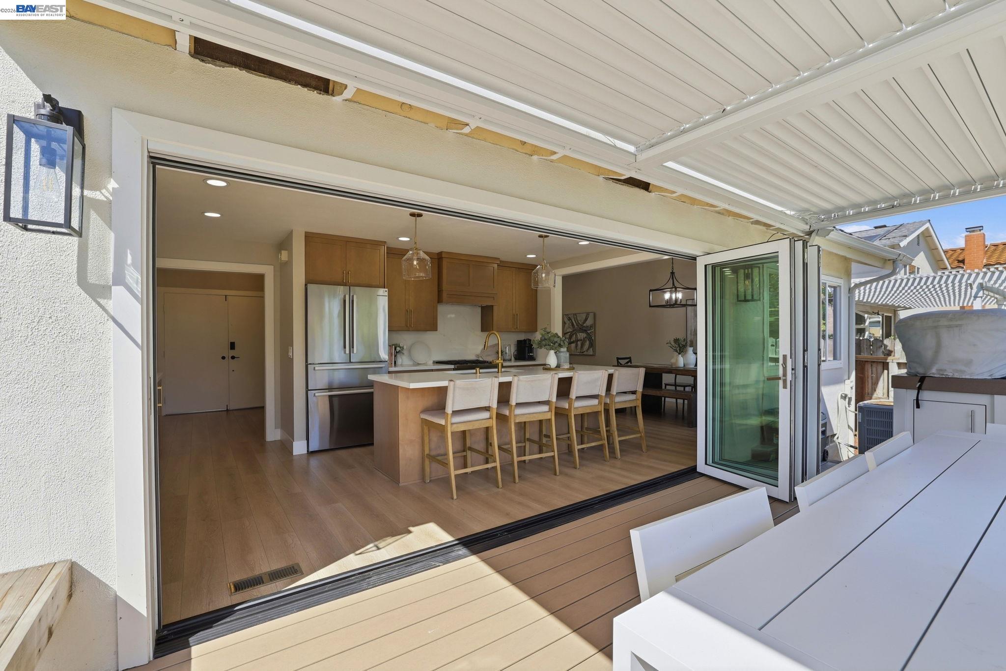 338 Avenida Nogales