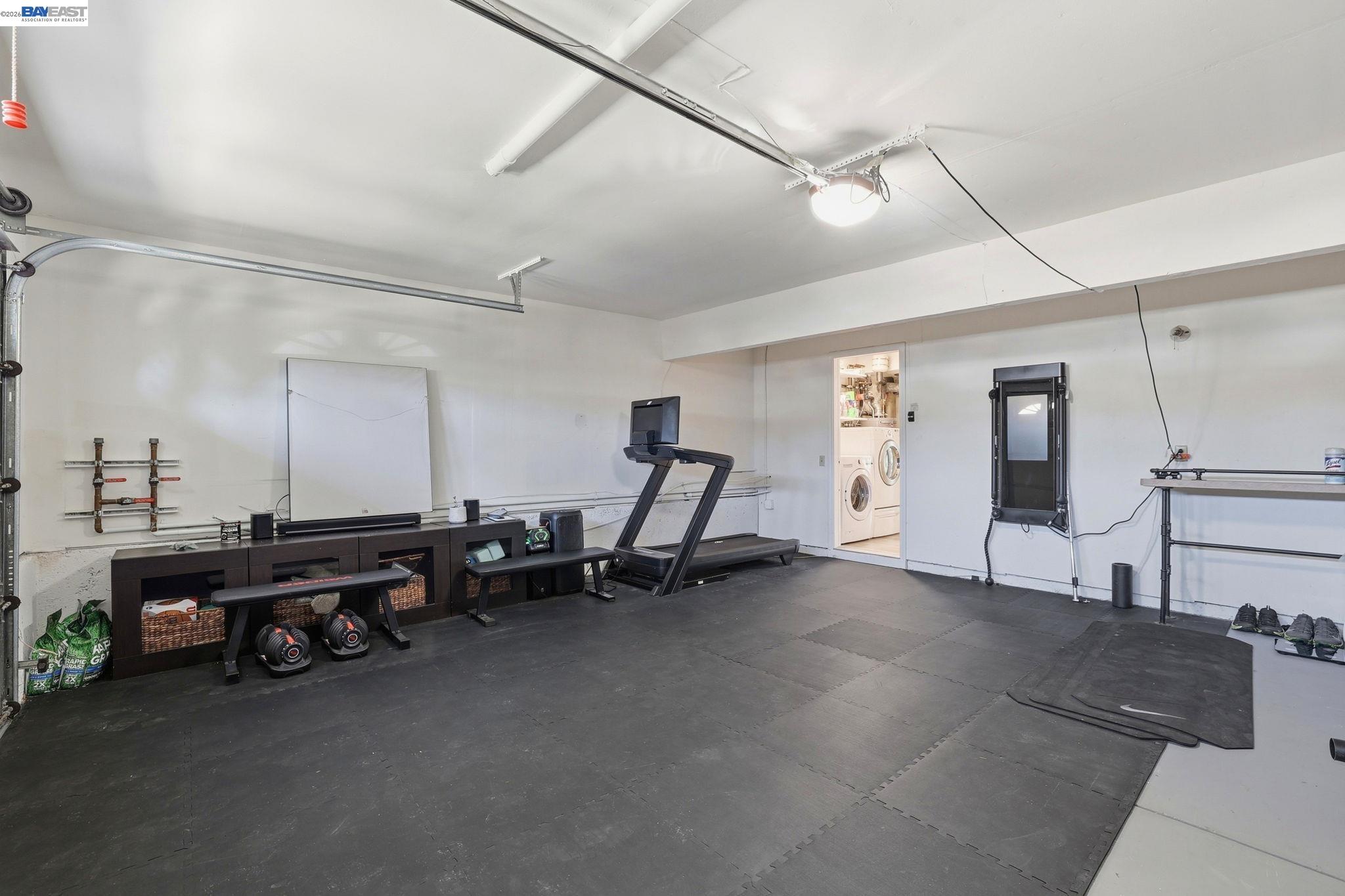 338 Avenida Nogales