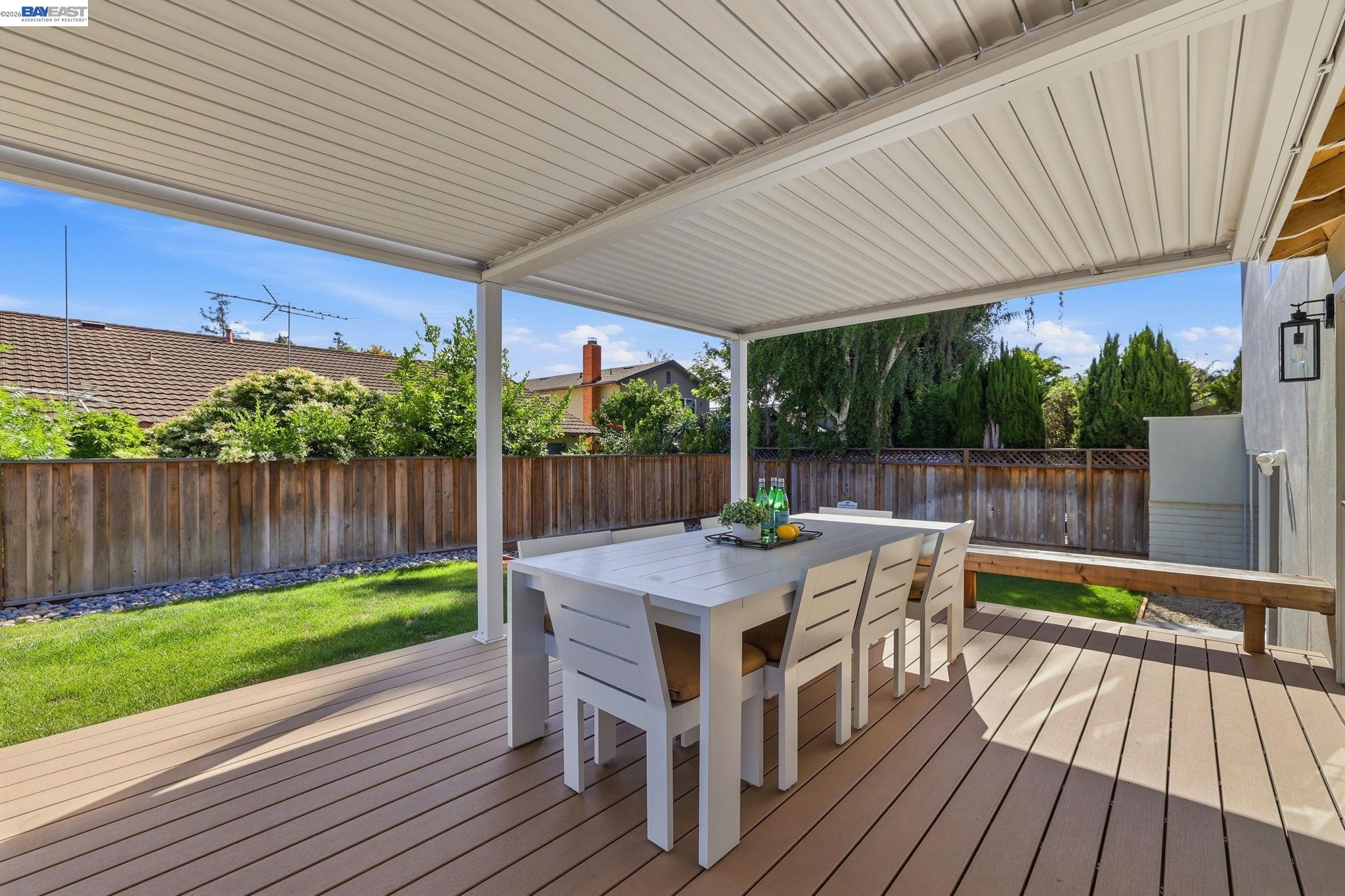 338 Avenida Nogales