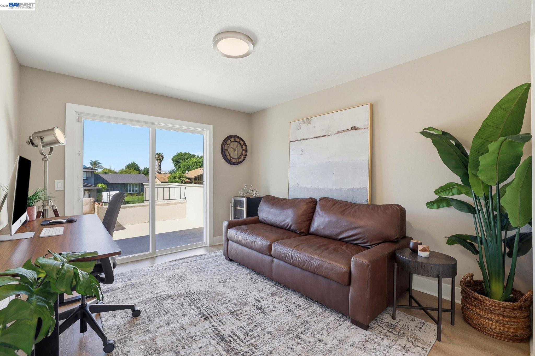 338 Avenida Nogales