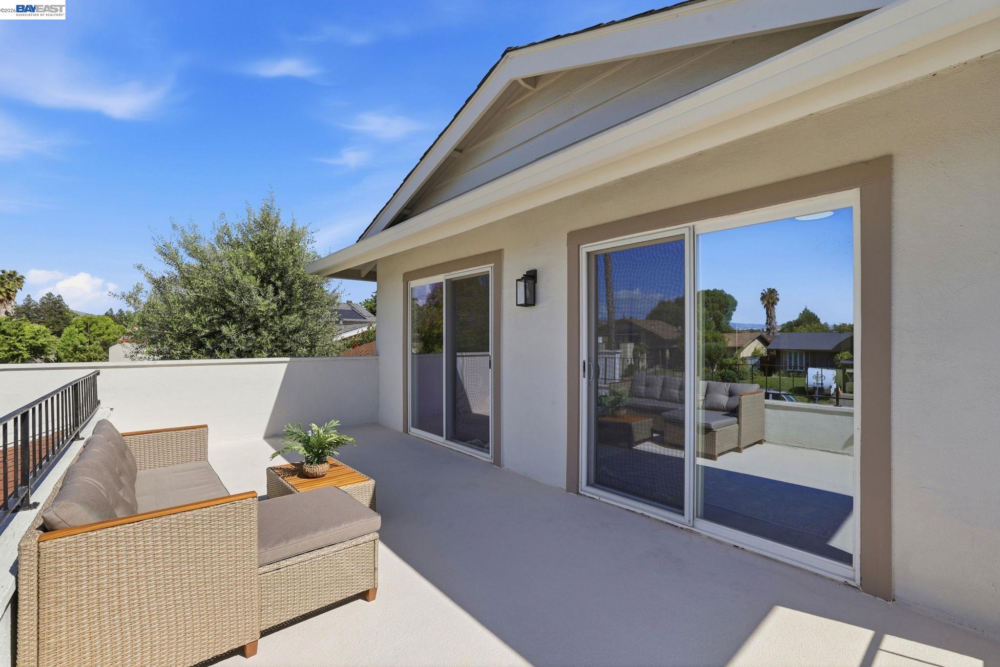 338 Avenida Nogales