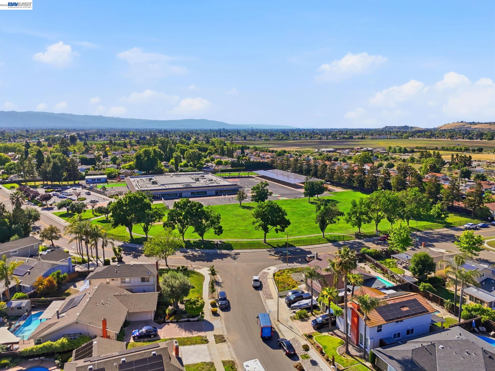 338 Avenida Nogales