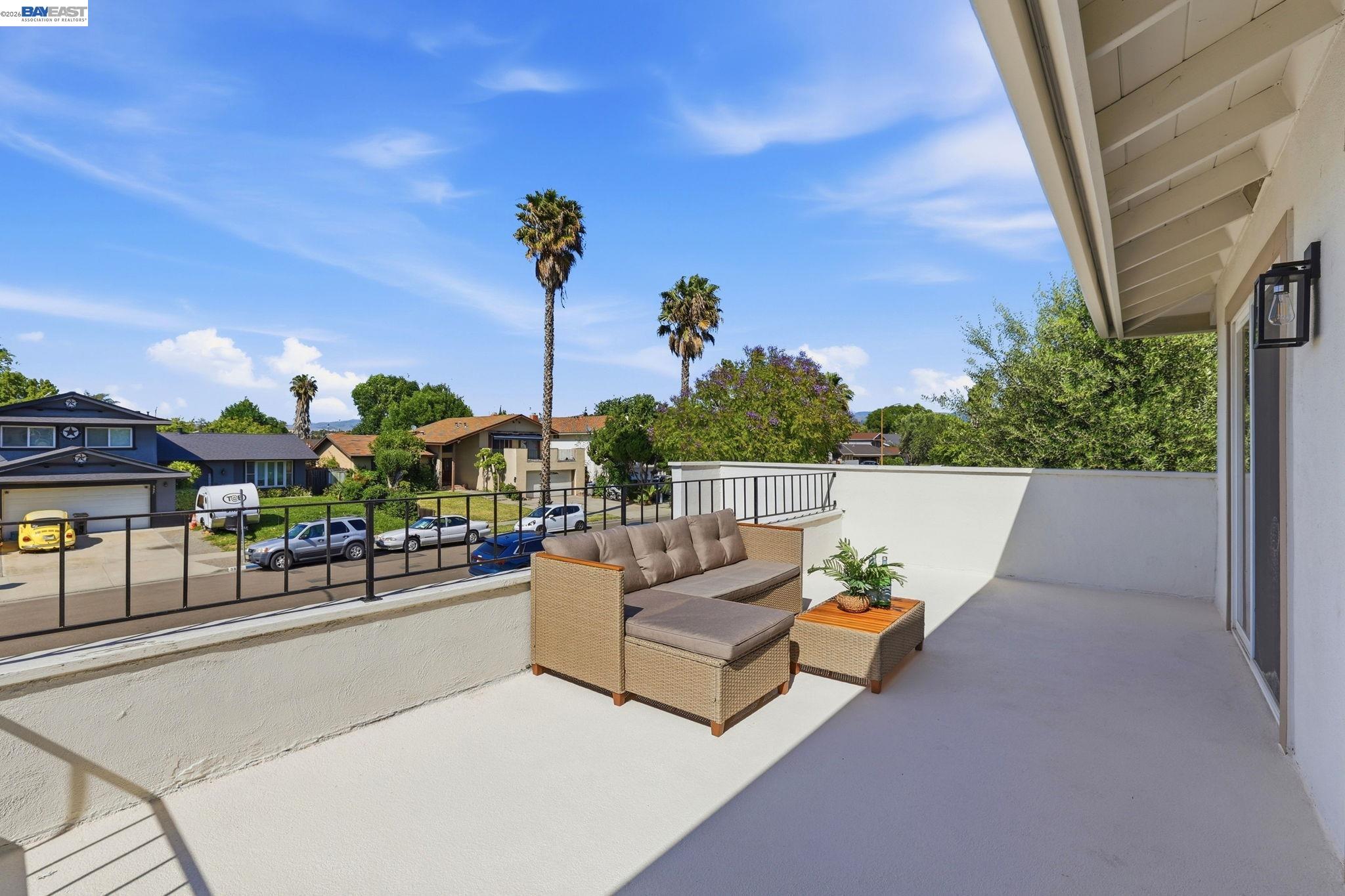 338 Avenida Nogales
