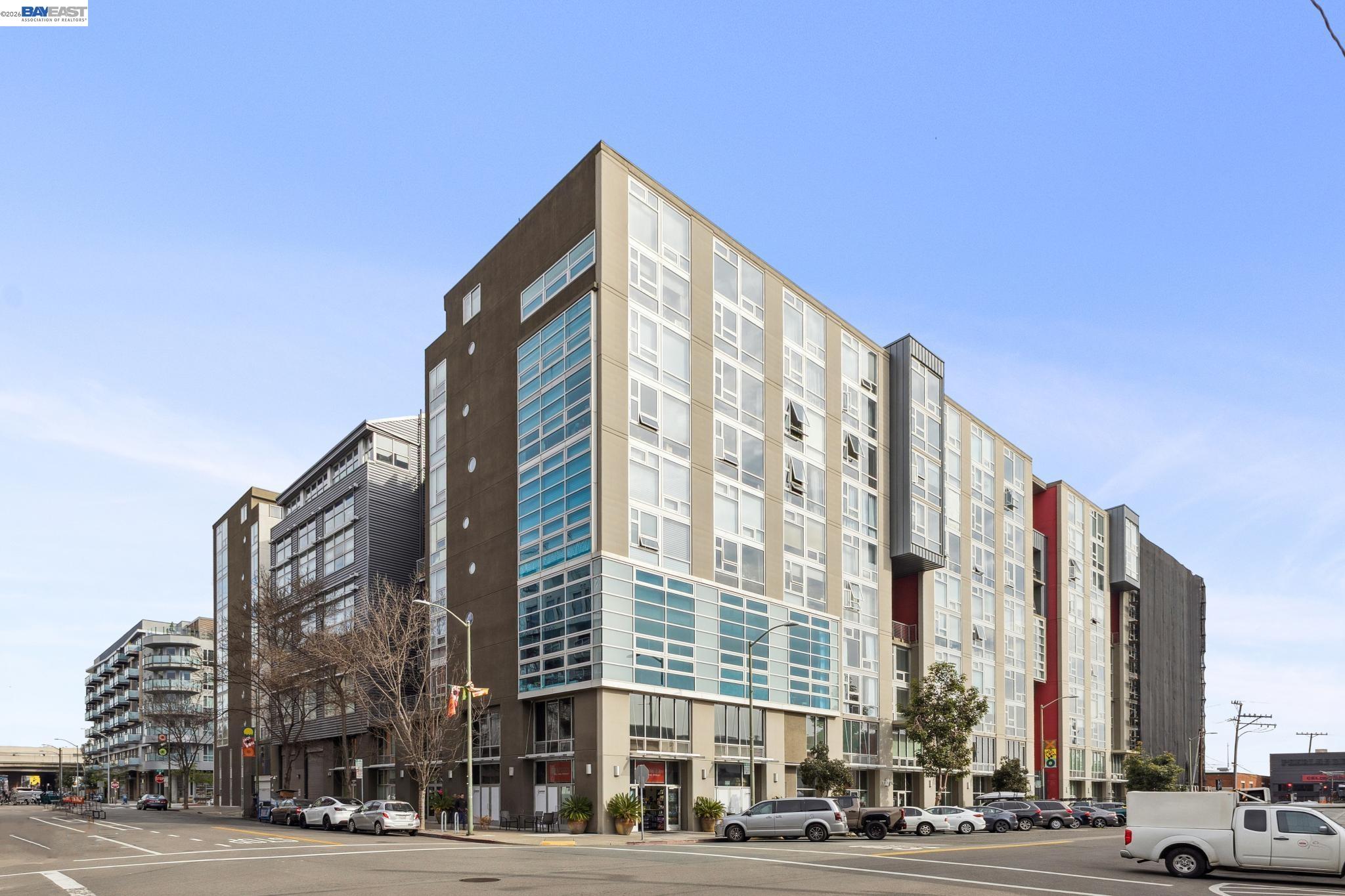 311 Oak St # 720