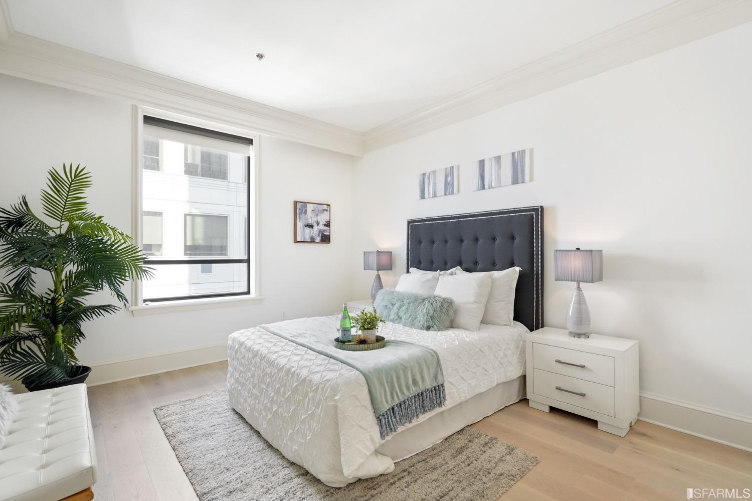 690 Market Street Unit: 2201