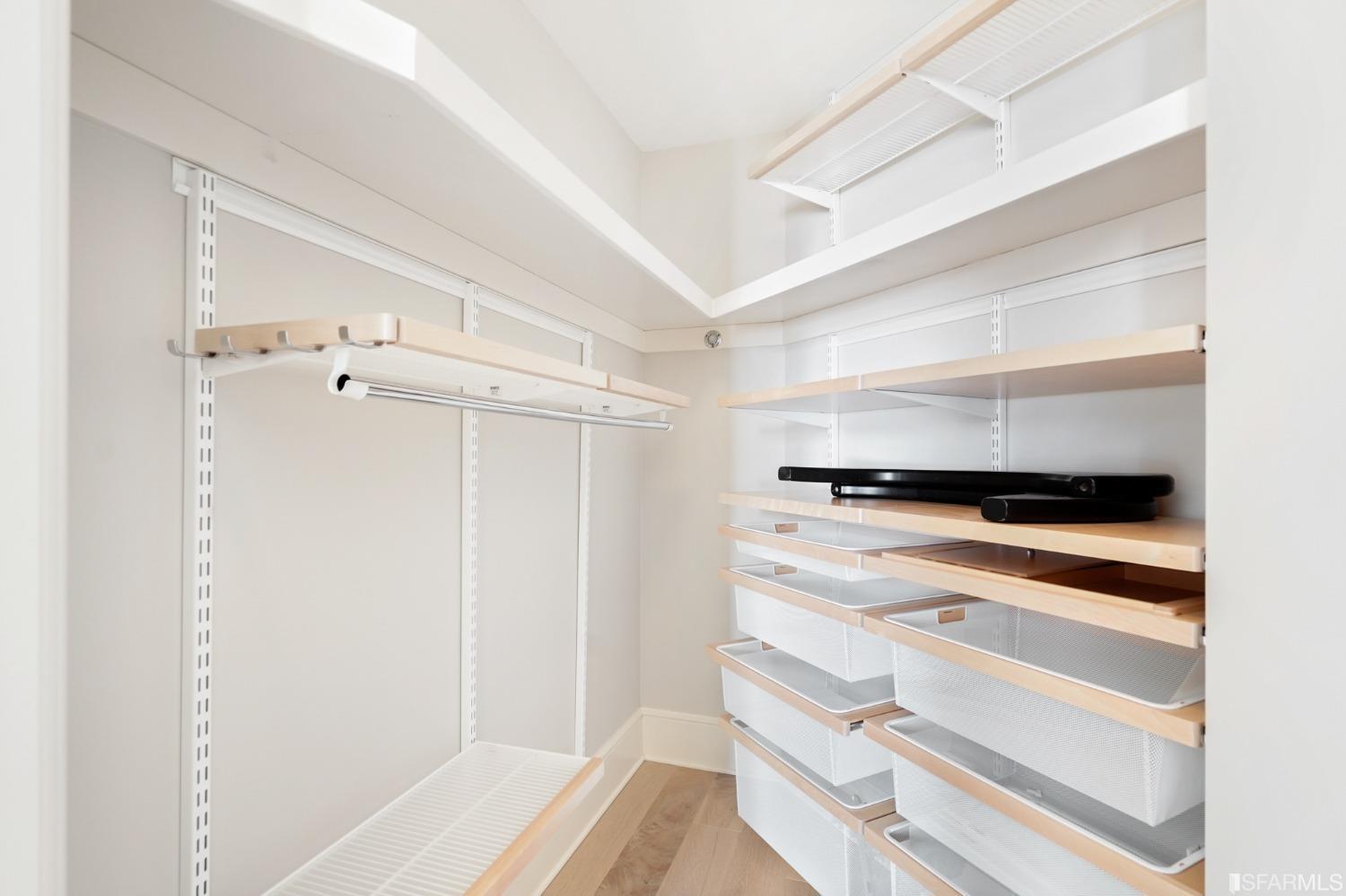 690 Market Street Unit: 2201
