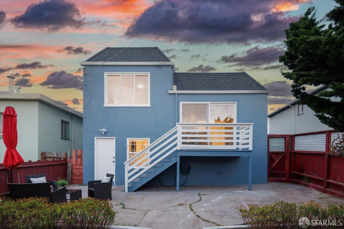 387 Lakeshore Drive
