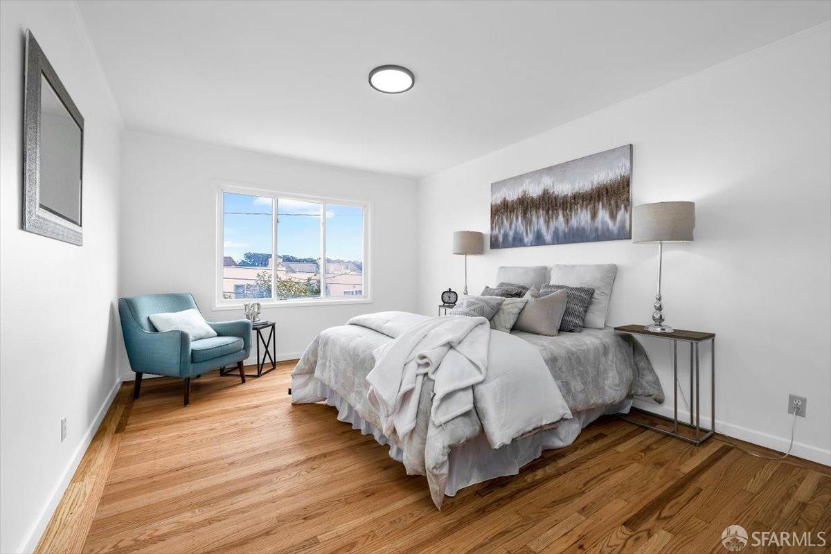 387 Lakeshore Drive