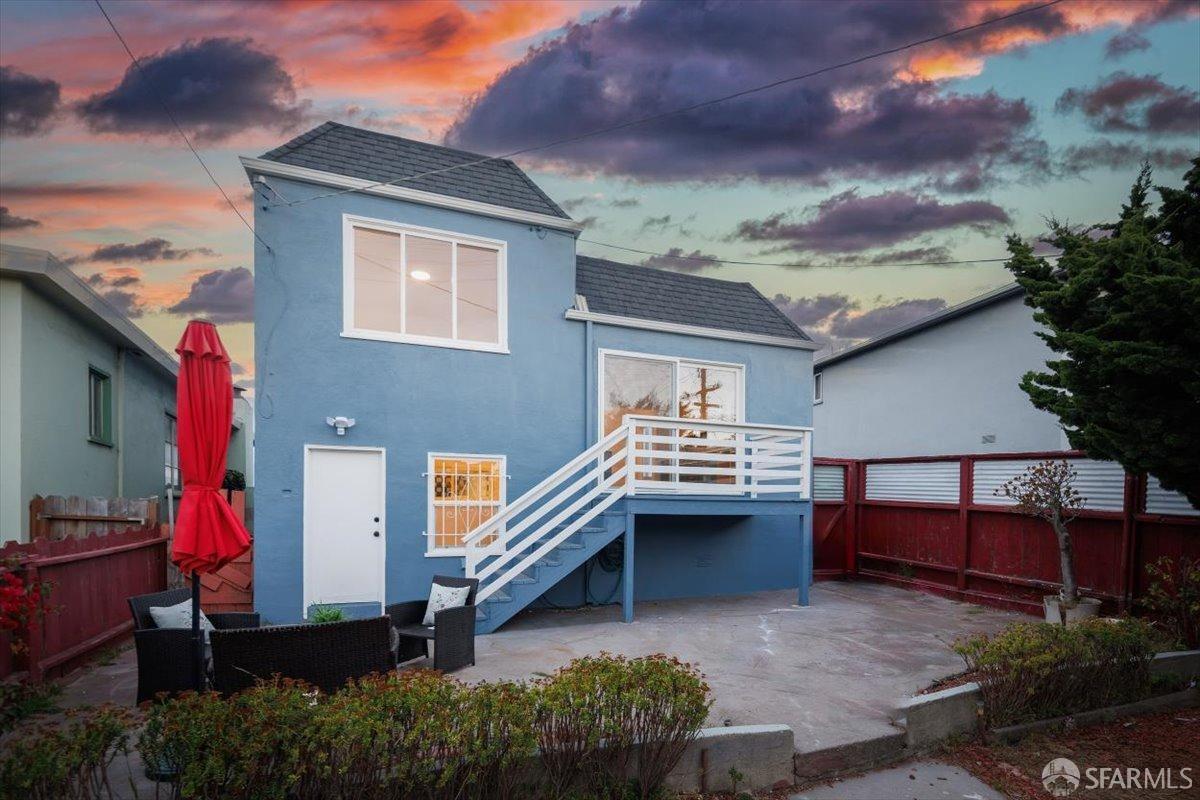 387 Lakeshore Drive