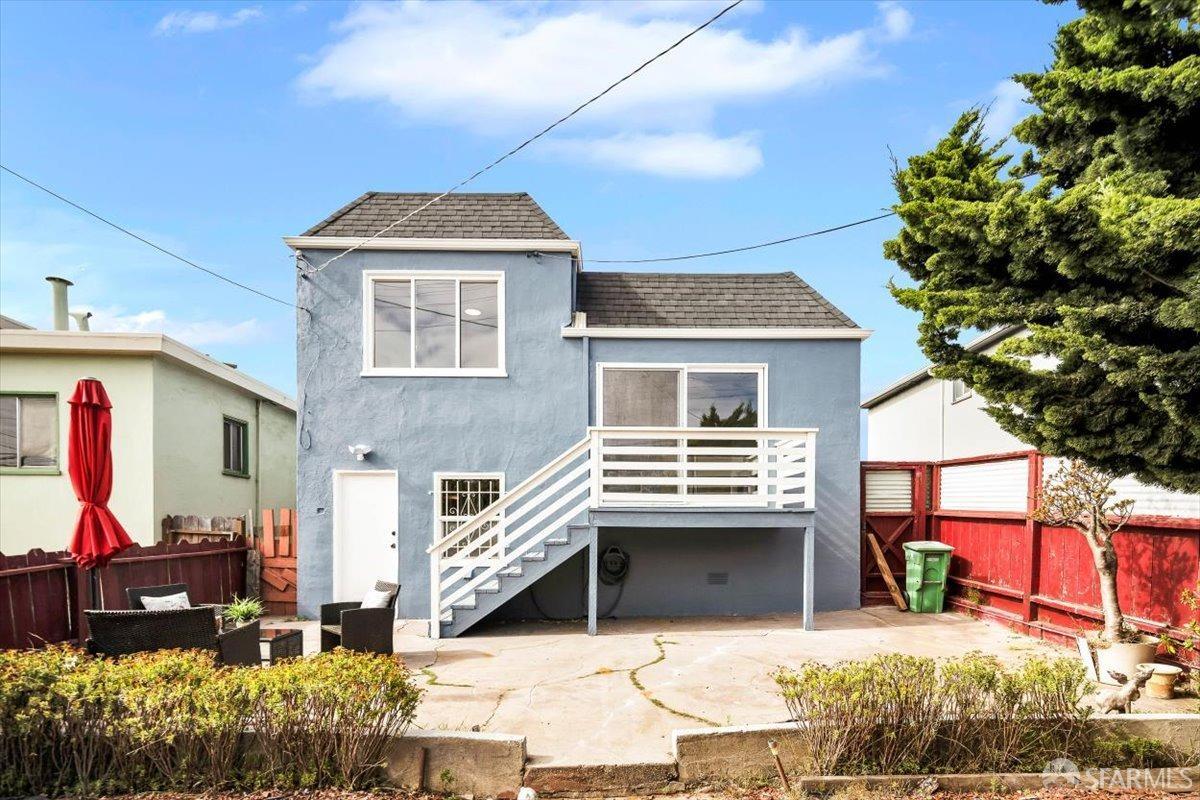 387 Lakeshore Drive