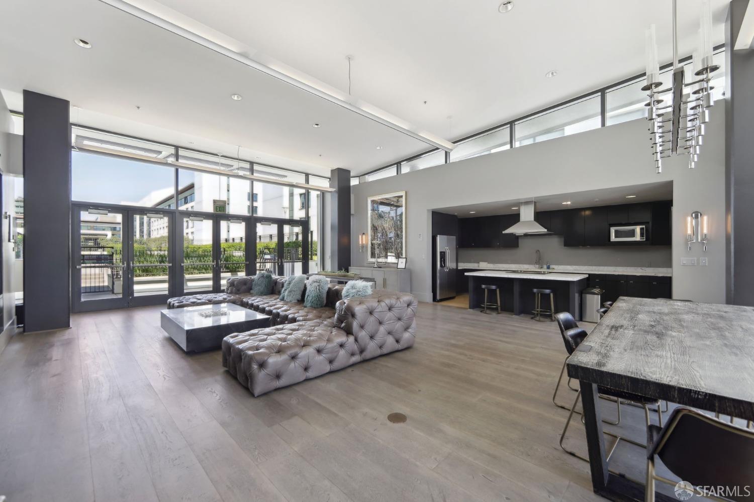 250 King Street # 1612