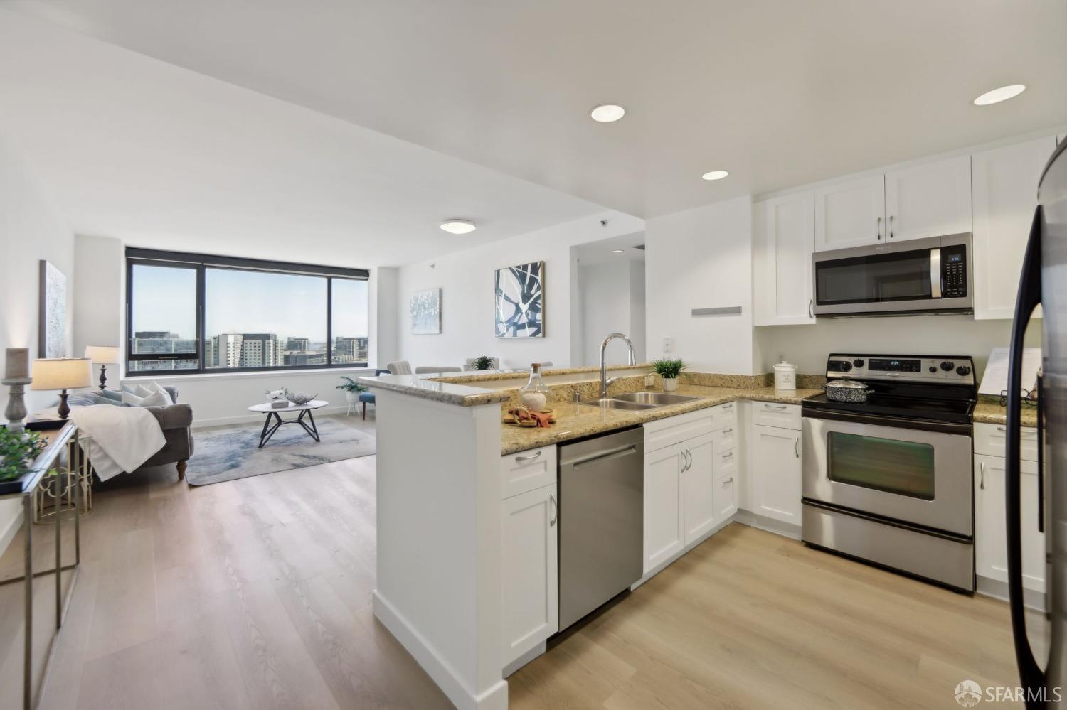 250 King Street # 1612