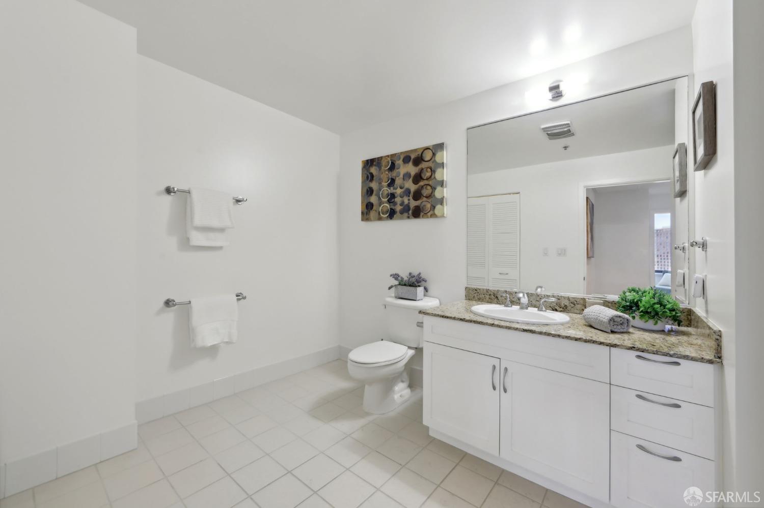 250 King Street # 1612