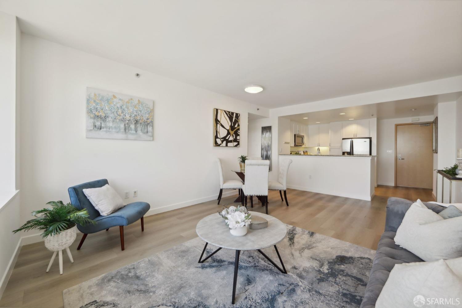 250 King Street # 1612