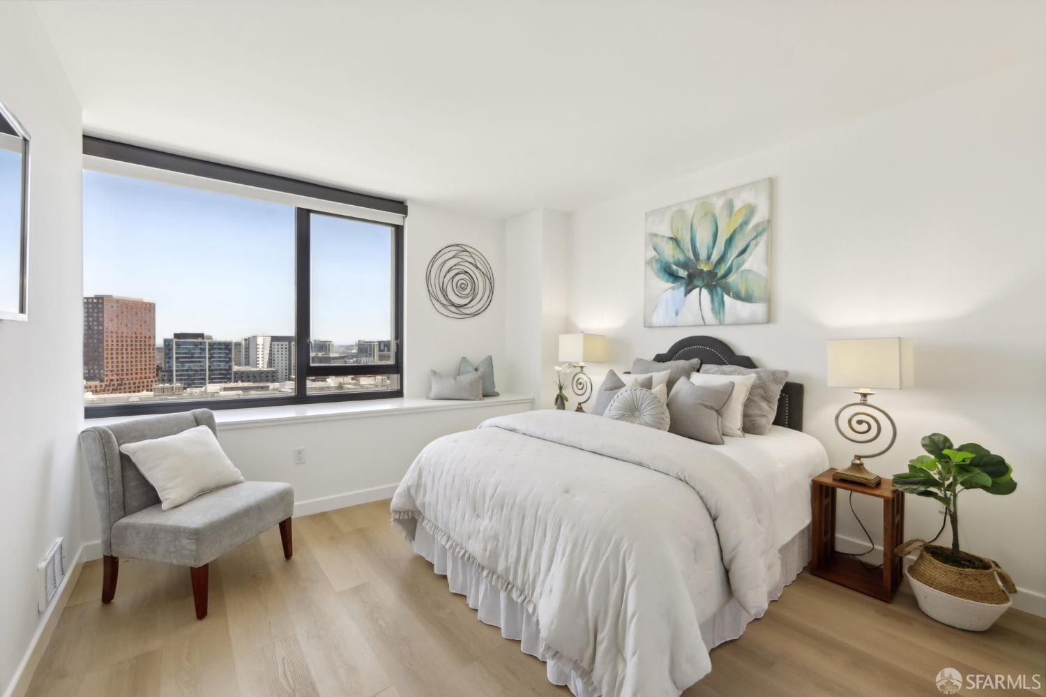 250 King Street # 1612